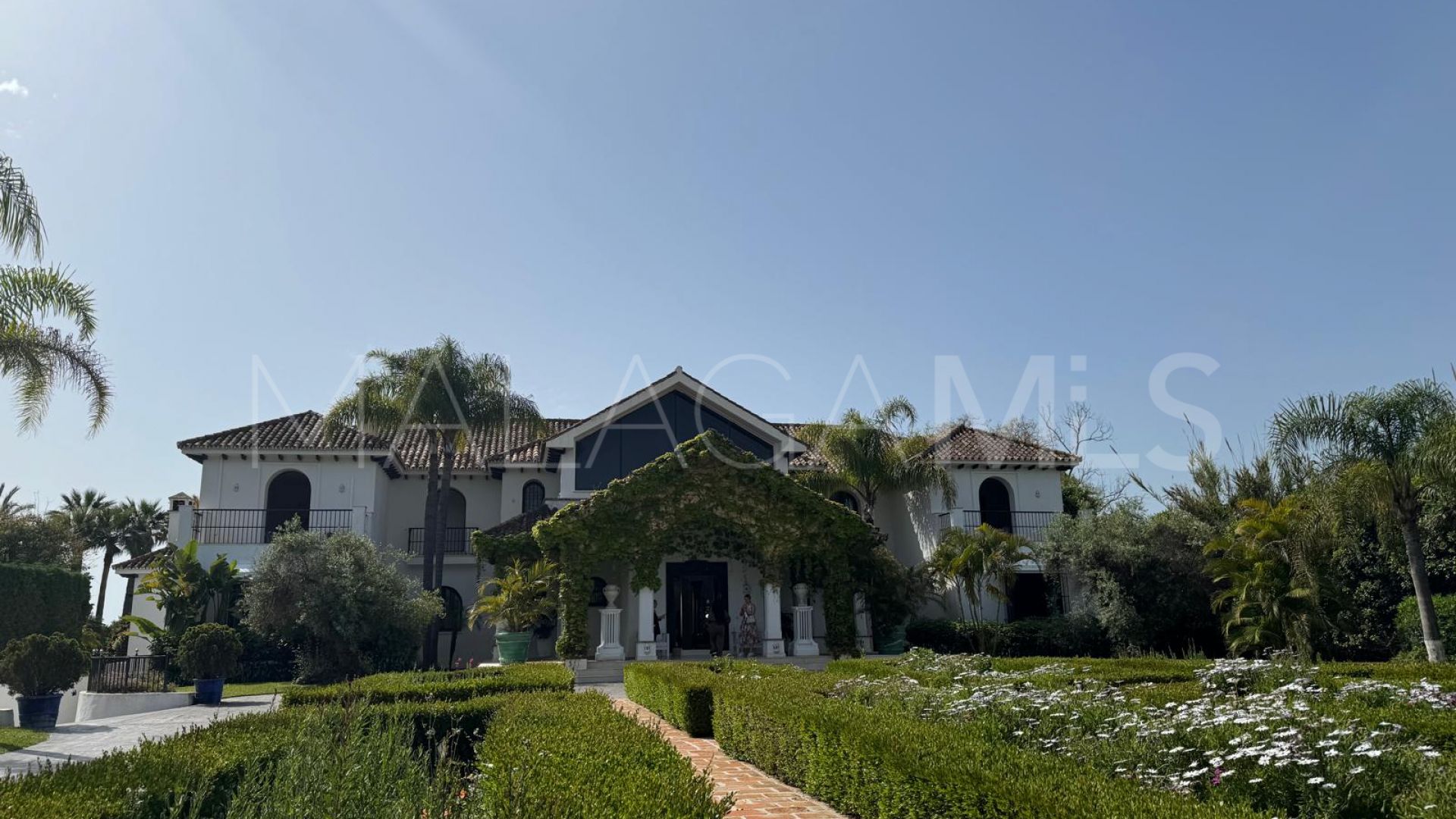 Villa for sale in El Paraiso Playa
