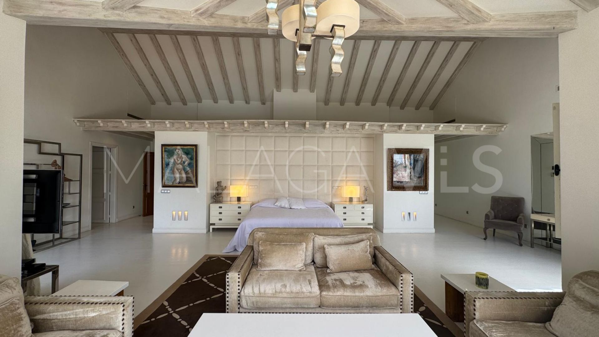 Villa for sale in El Paraiso Playa