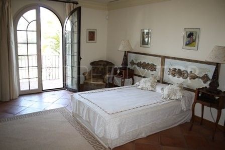 Comprar villa en El Paraiso Playa de 8 dormitorios