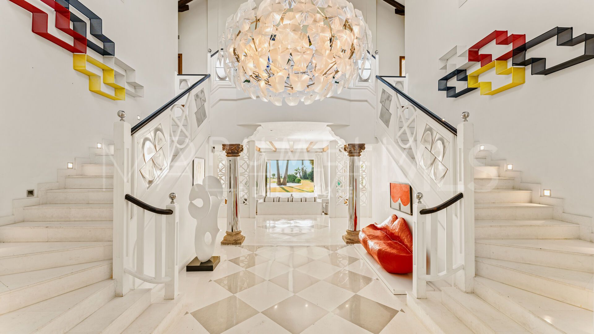Villa for sale in El Paraiso Playa
