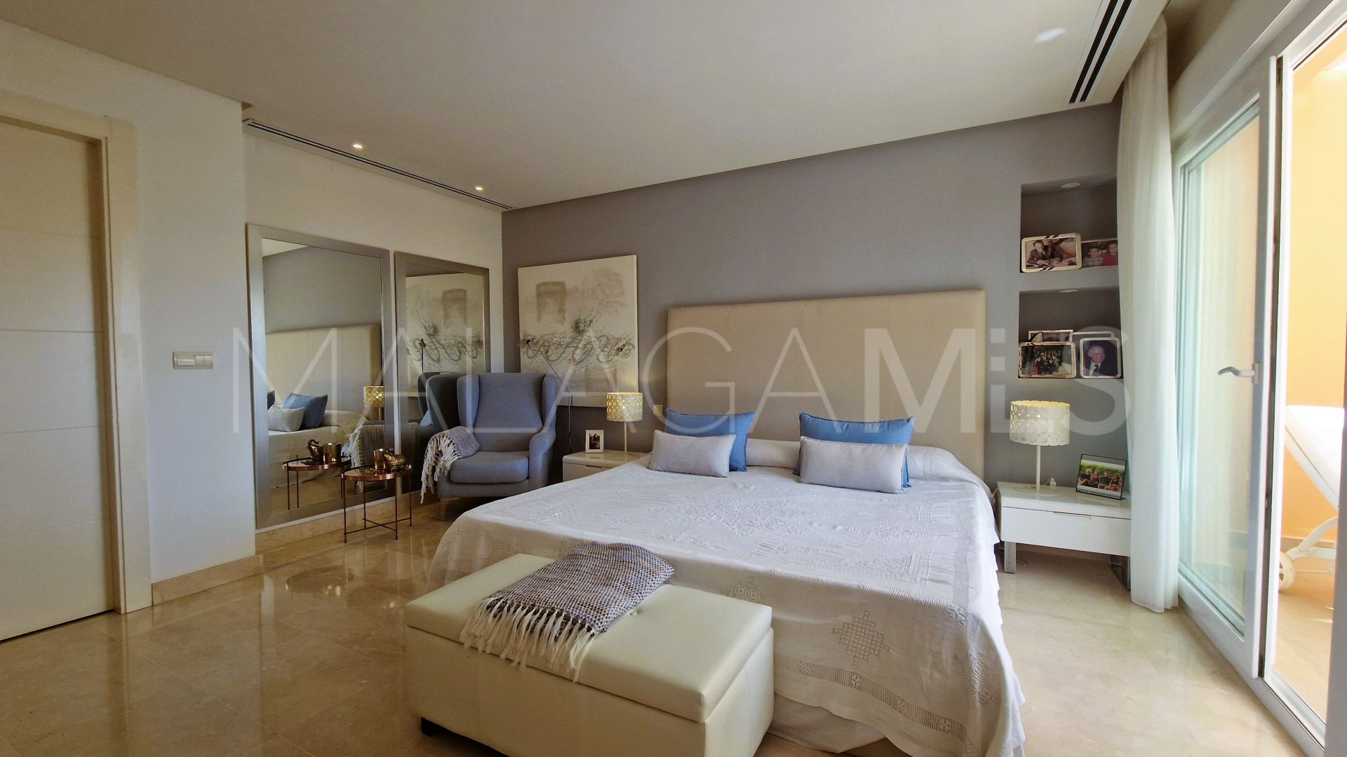 Duplex penthouse with 2 bedrooms for sale in Nueva Andalucia