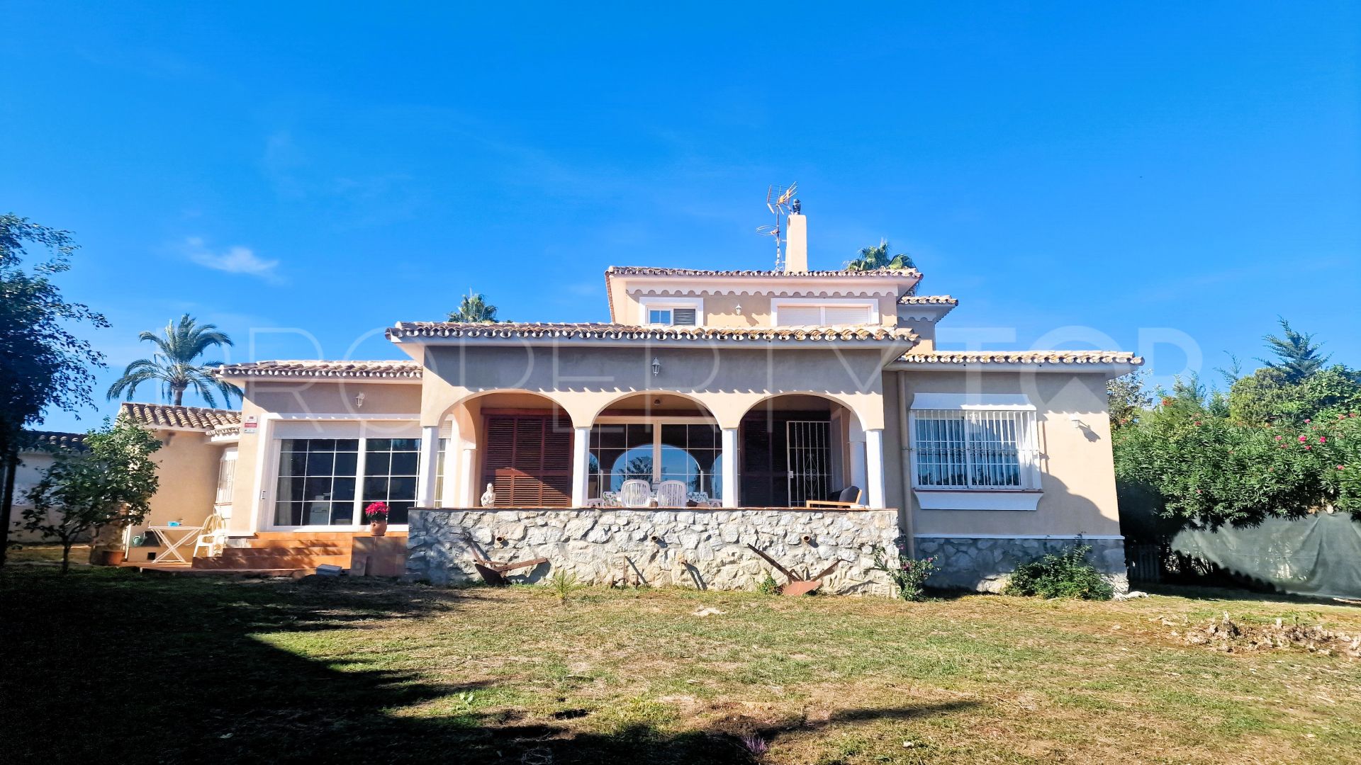 Se vende villa con 3 dormitorios en Guadalmina Alta