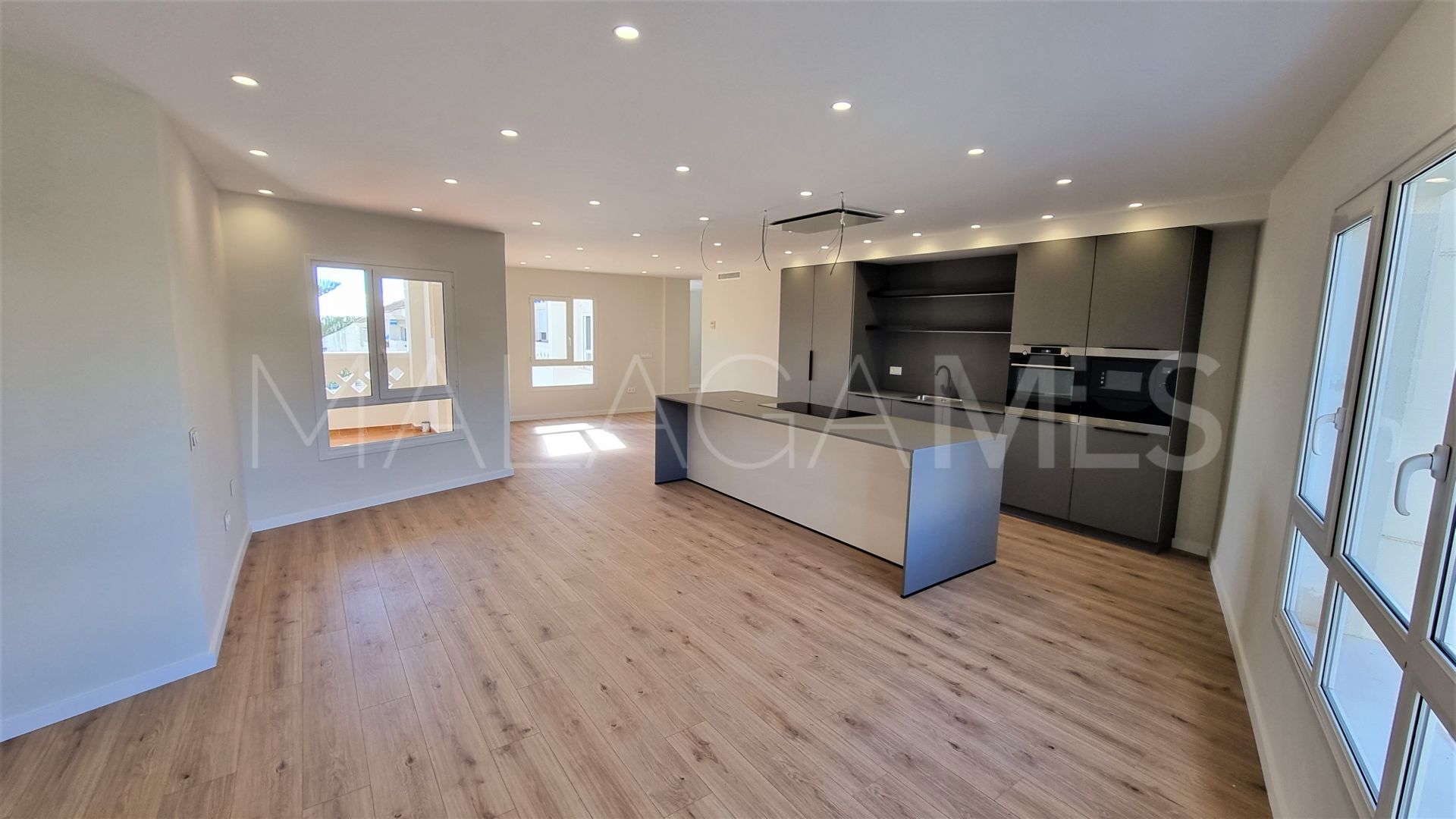 4 bedrooms San Pedro de Alcantara duplex penthouse for sale
