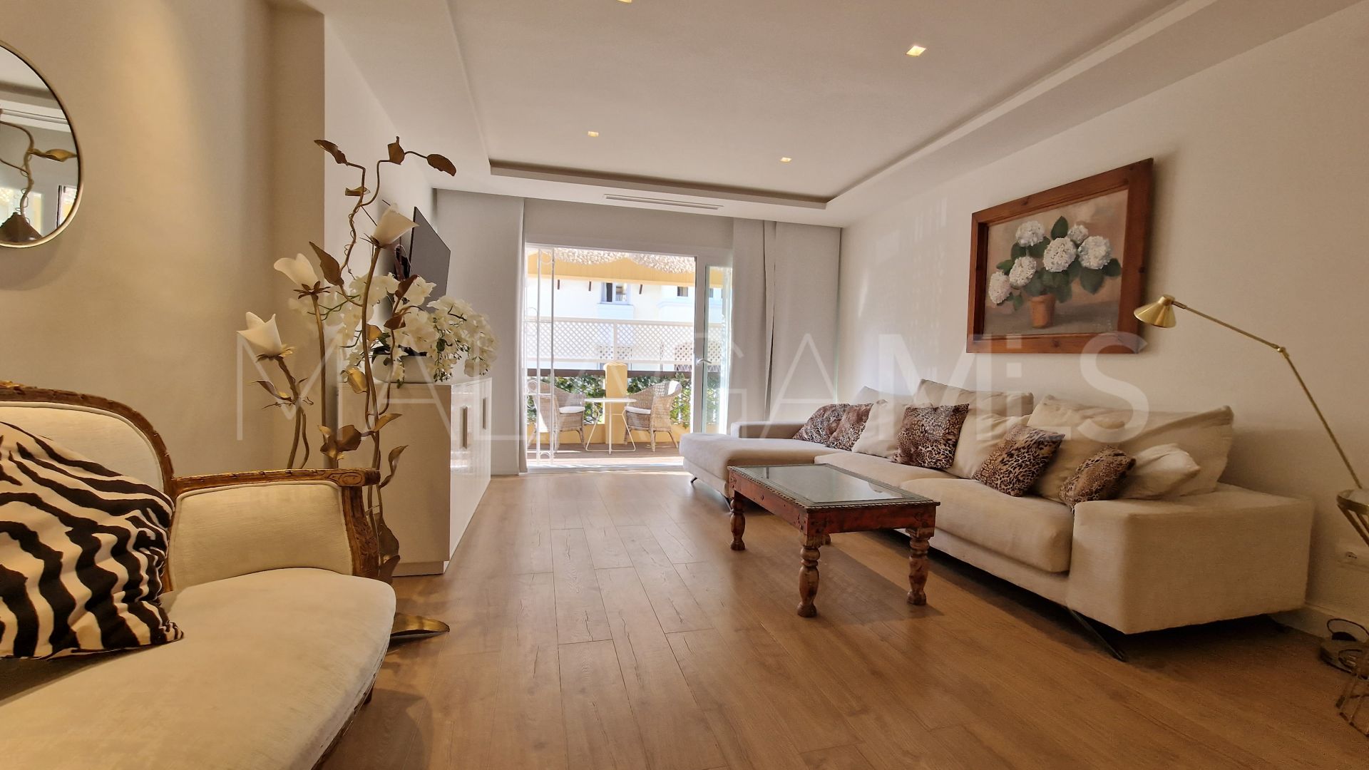 Buy apartamento planta baja in Marbella Este