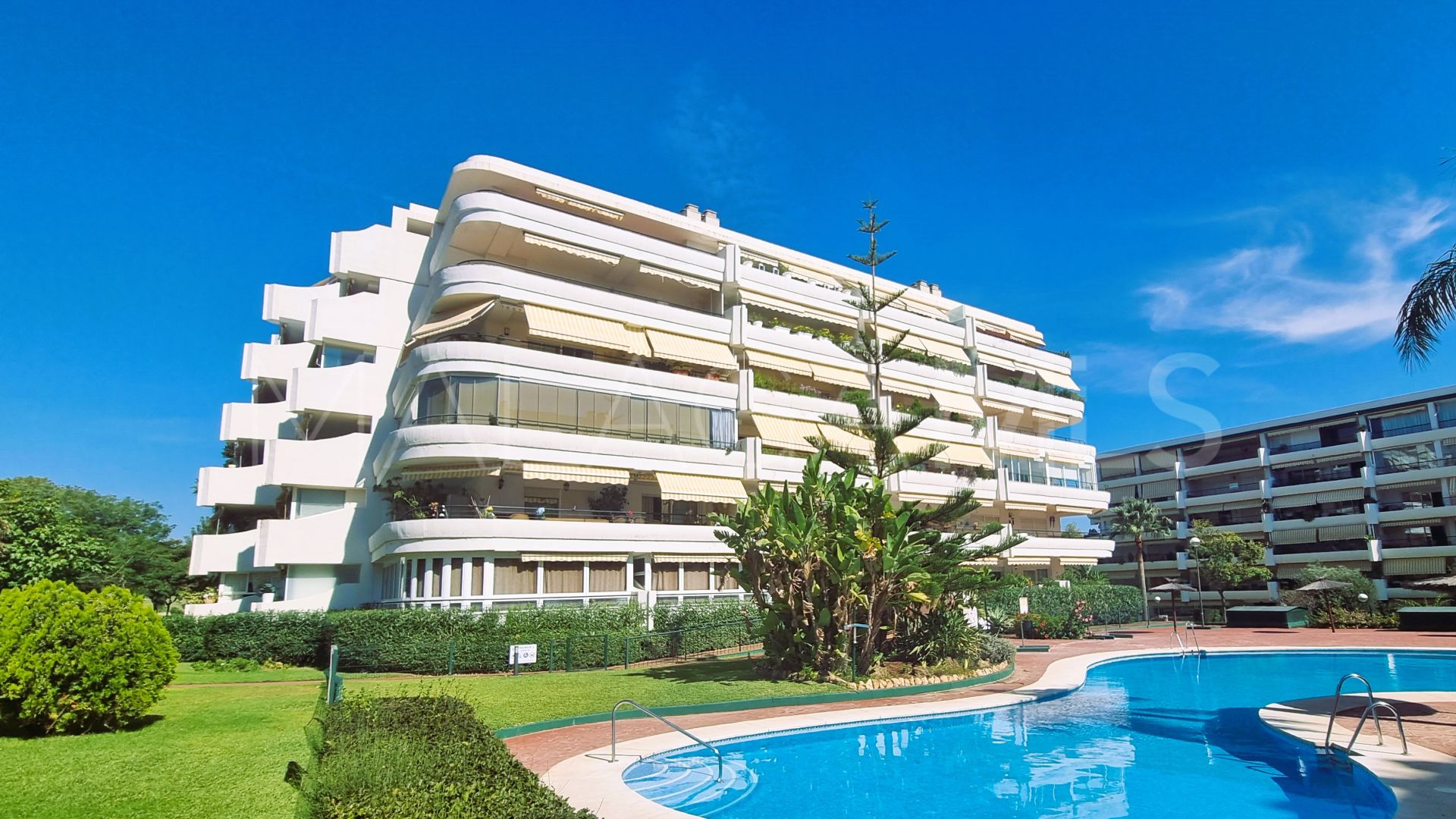 Buy Guadalmina Alta duplex penthouse with 3 bedrooms