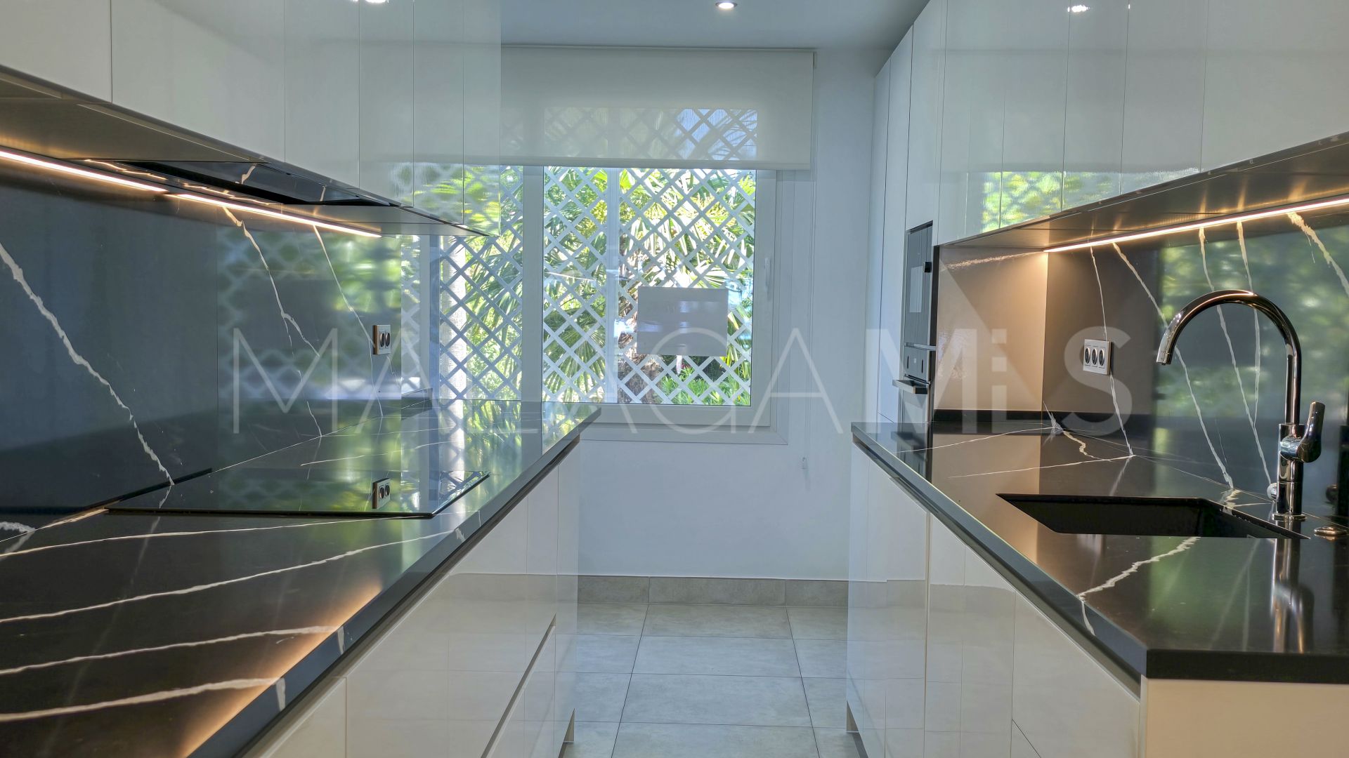 Markplanslägenhet for sale in Los Granados Playa