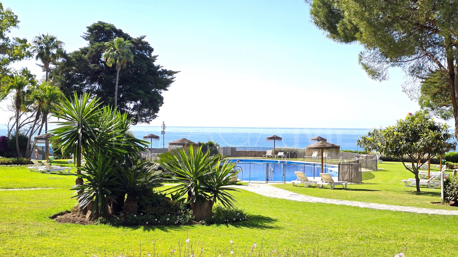 Markplanslägenhet for sale in Los Granados Playa