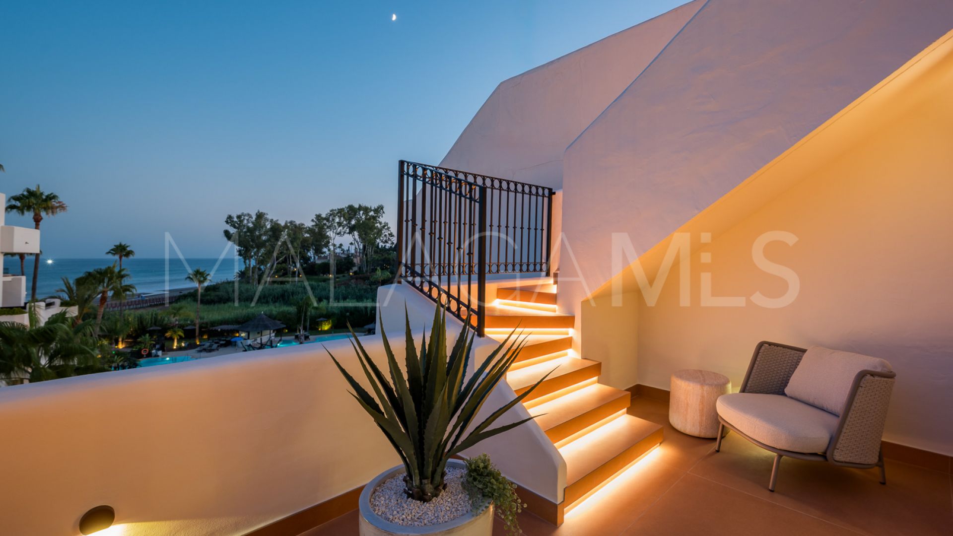 3 bedrooms duplex penthouse for sale in Bahía del Velerín