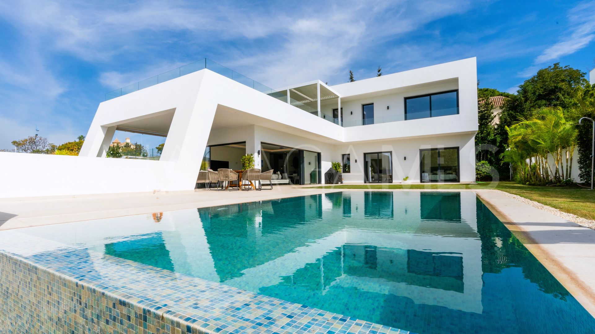 Villa for sale in Linda Vista Baja