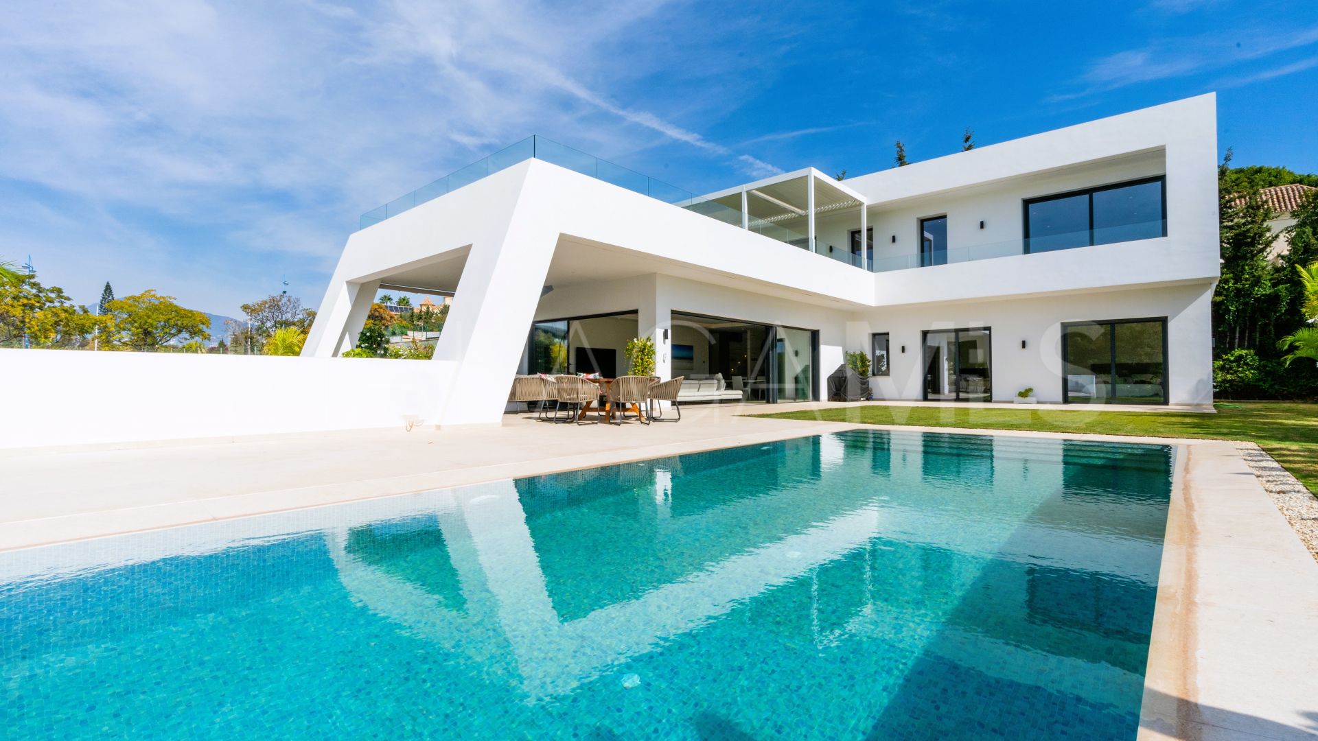 Villa for sale in Linda Vista Baja