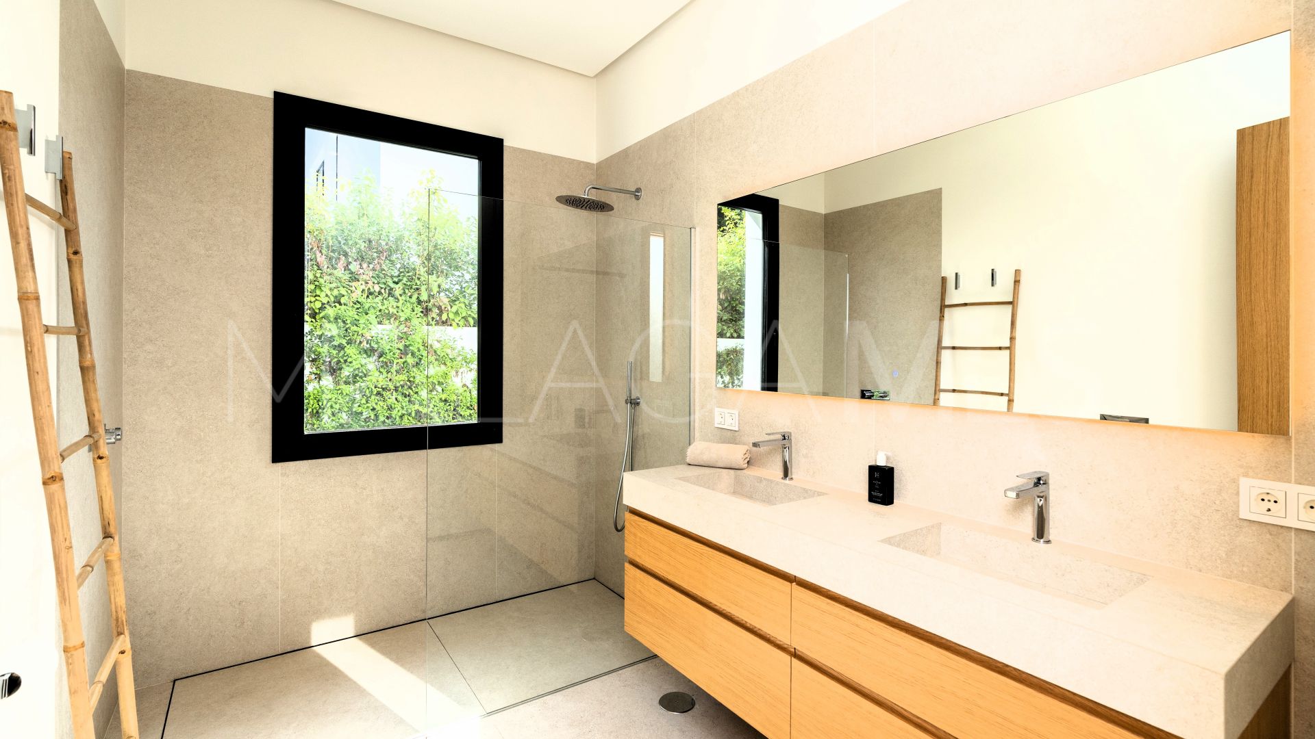 Villa for sale in Linda Vista Baja