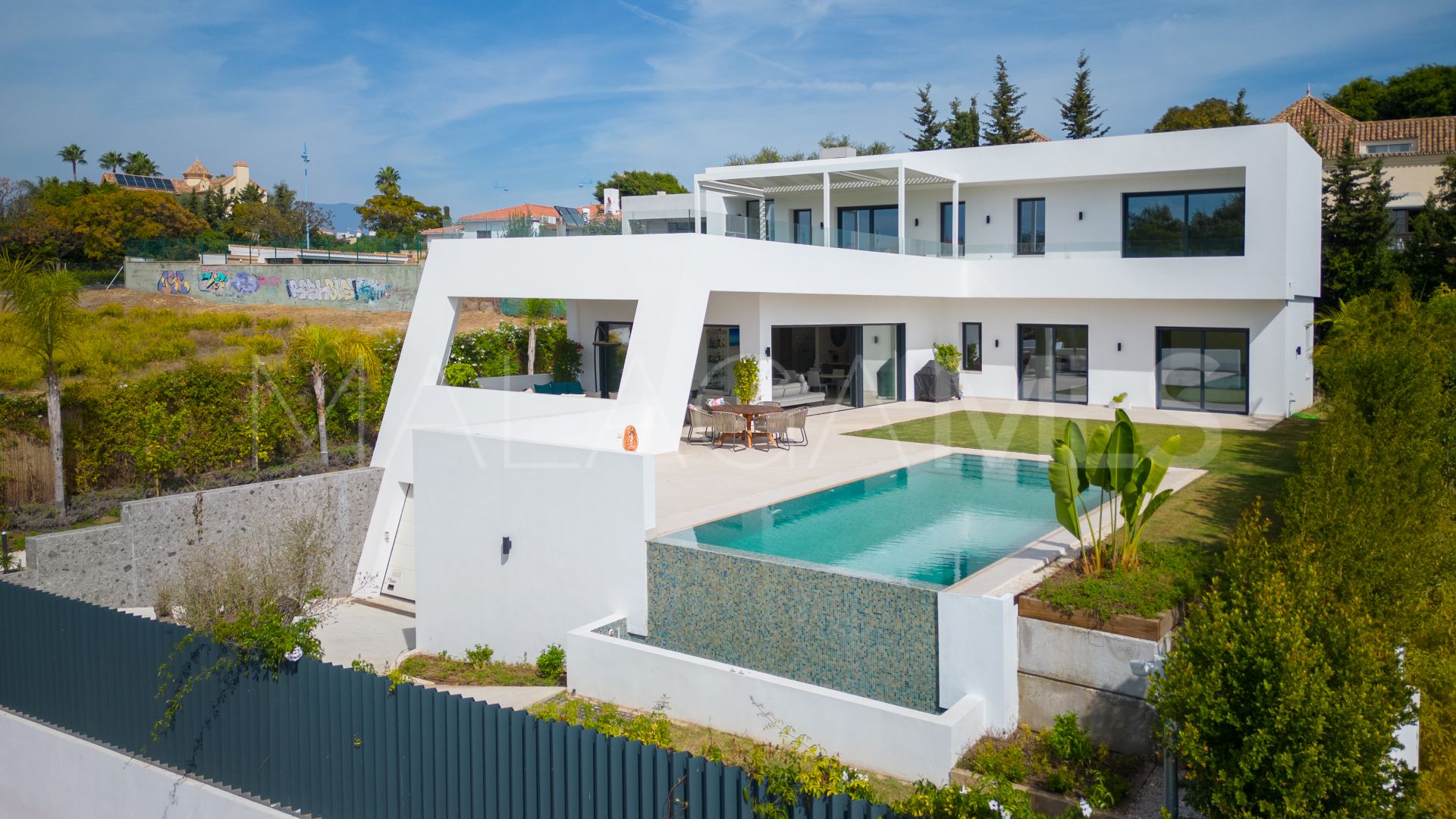 Villa for sale in Linda Vista Baja