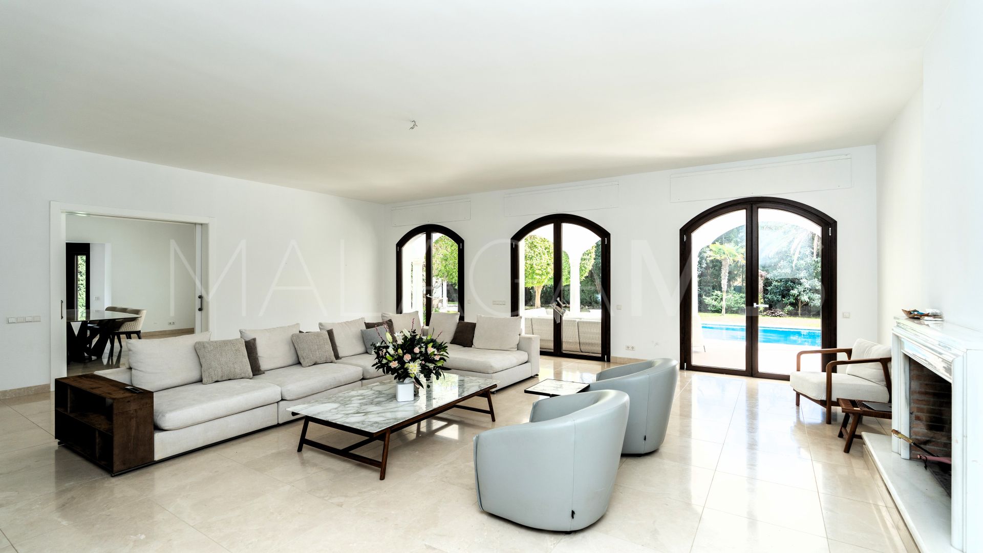 Villa for sale in Guadalmina Baja