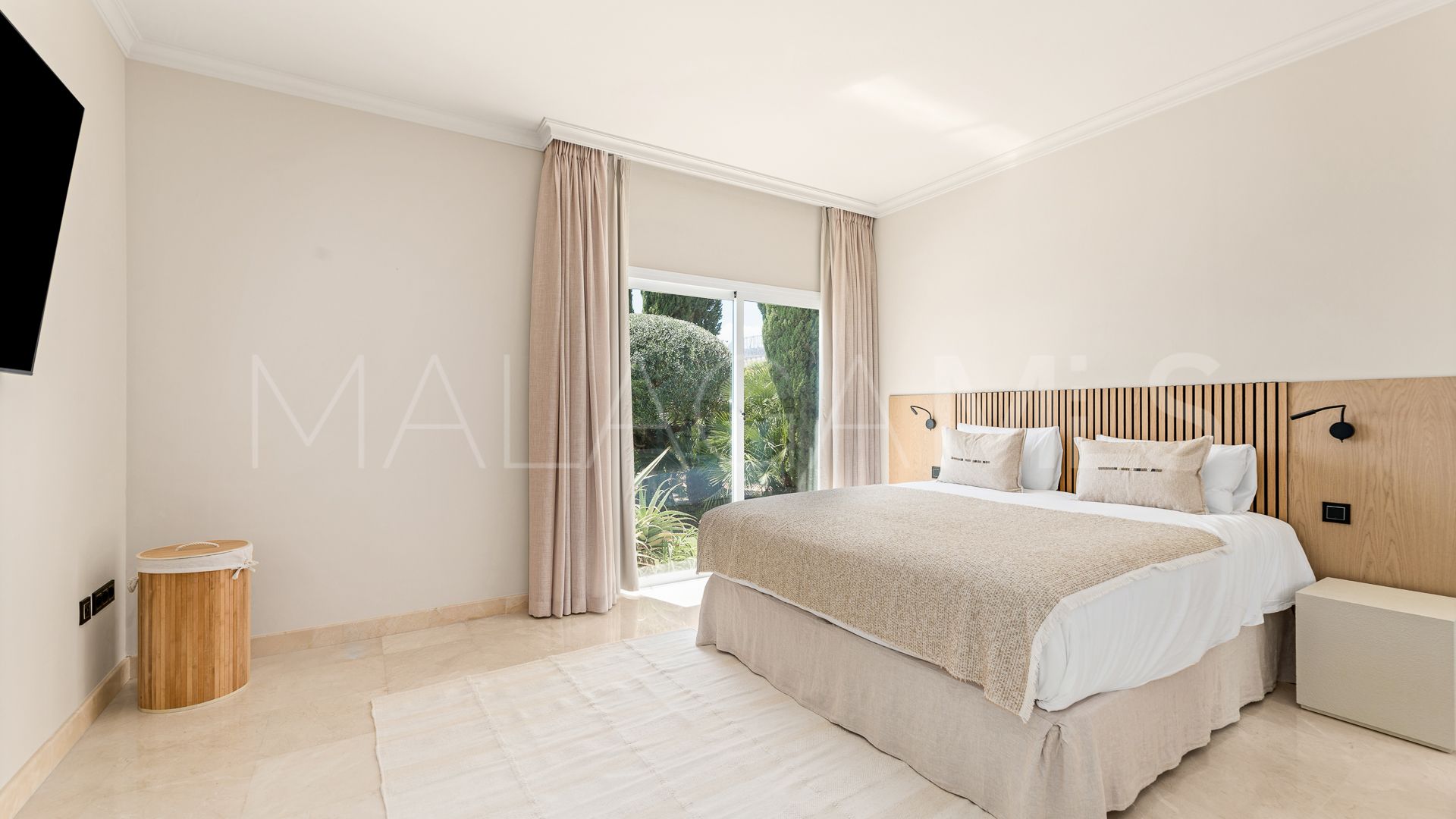 Villa for sale in Los Flamingos Golf