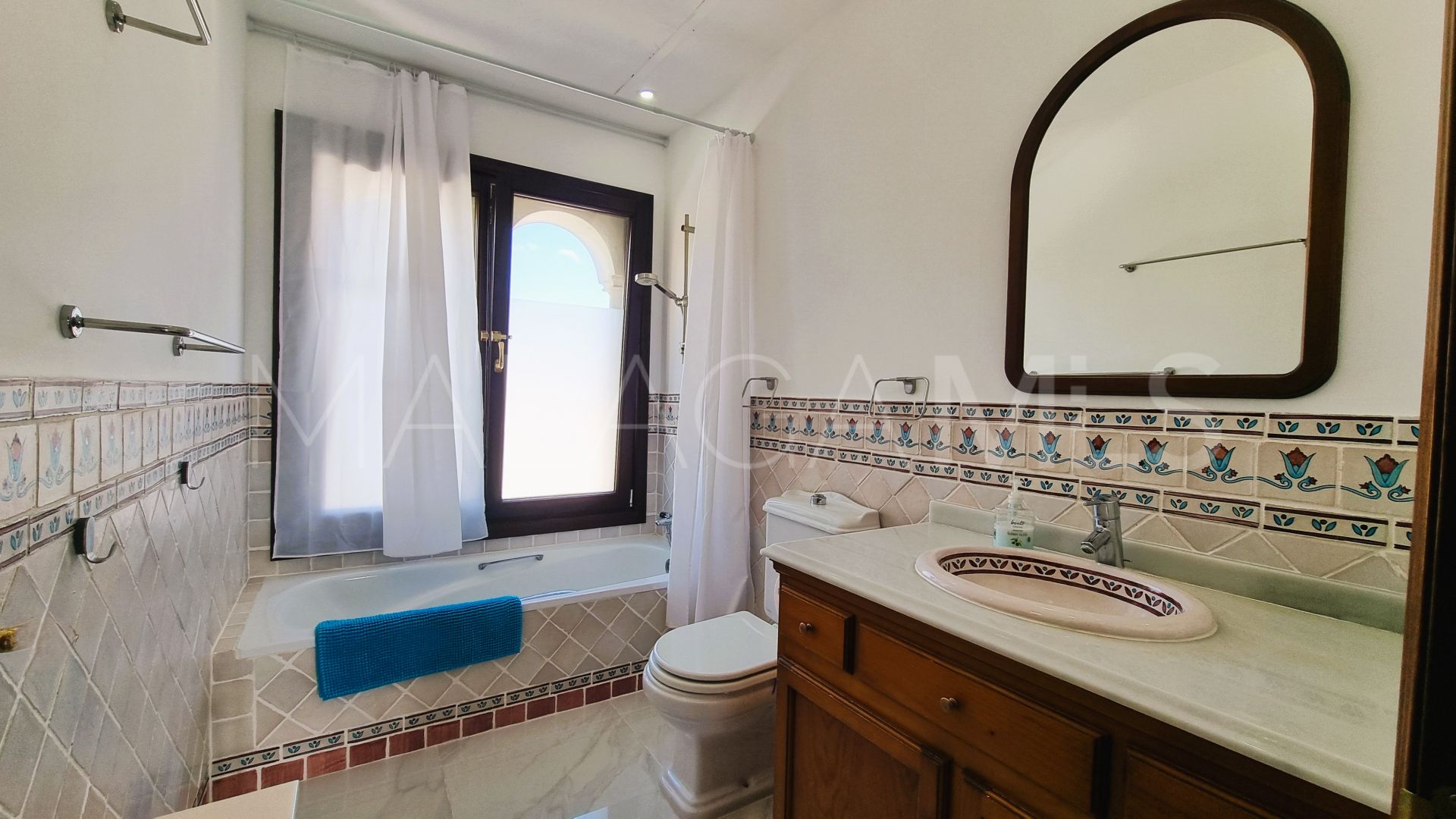 For sale villa in Linda Vista Baja with 6 bedrooms