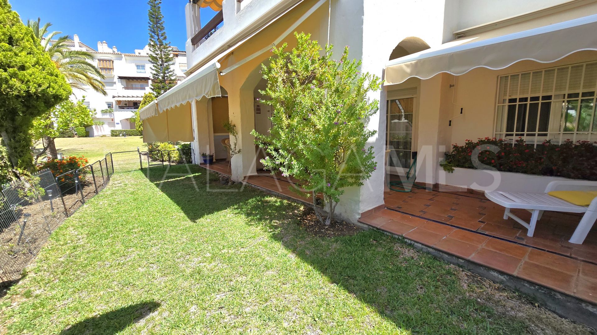 Las Adelfas, apartamento planta baja with 3 bedrooms for sale