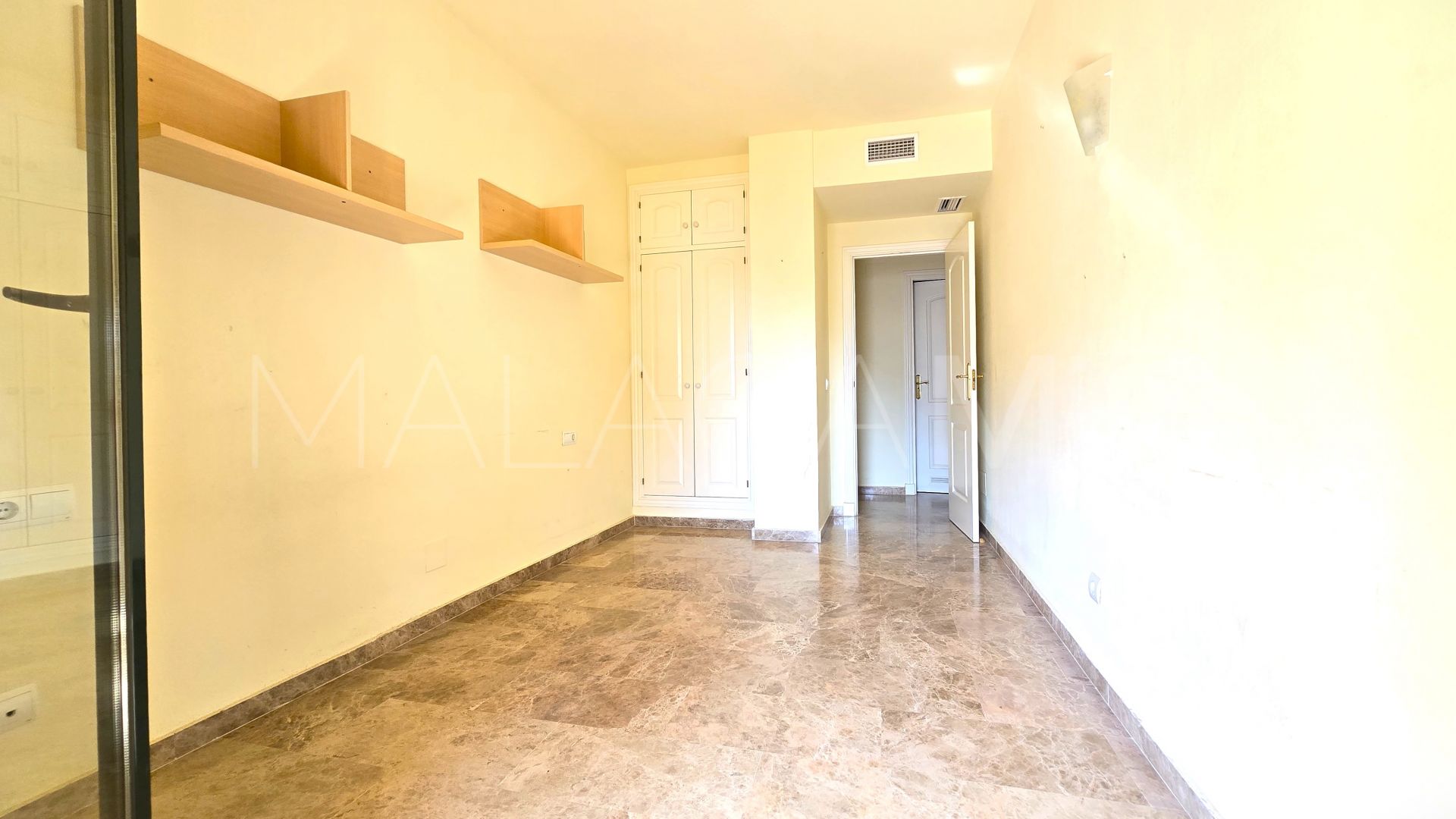 For sale apartment with 3 bedrooms in Los Naranjos