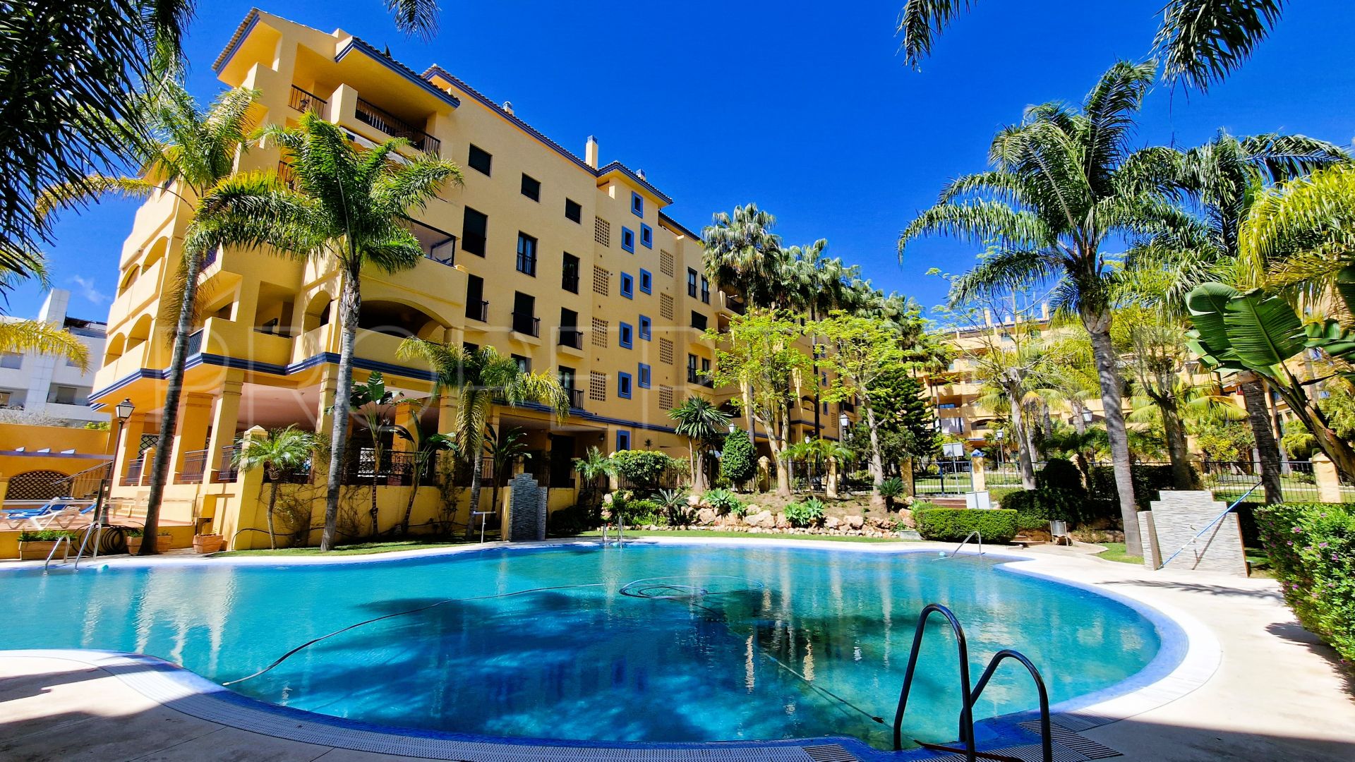 For sale apartment with 3 bedrooms in Los Naranjos