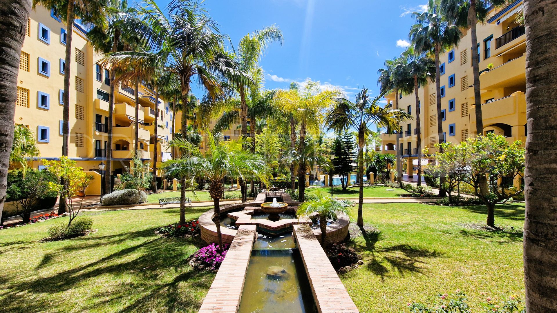 For sale apartment with 3 bedrooms in Los Naranjos