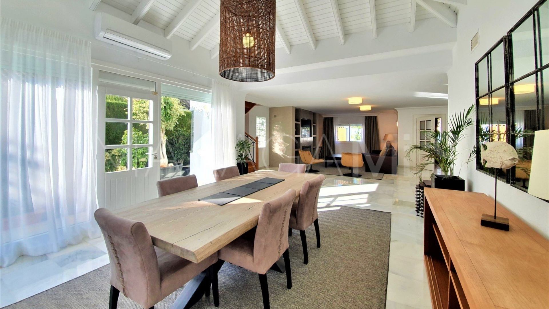 Villa for sale in Guadalmina Alta