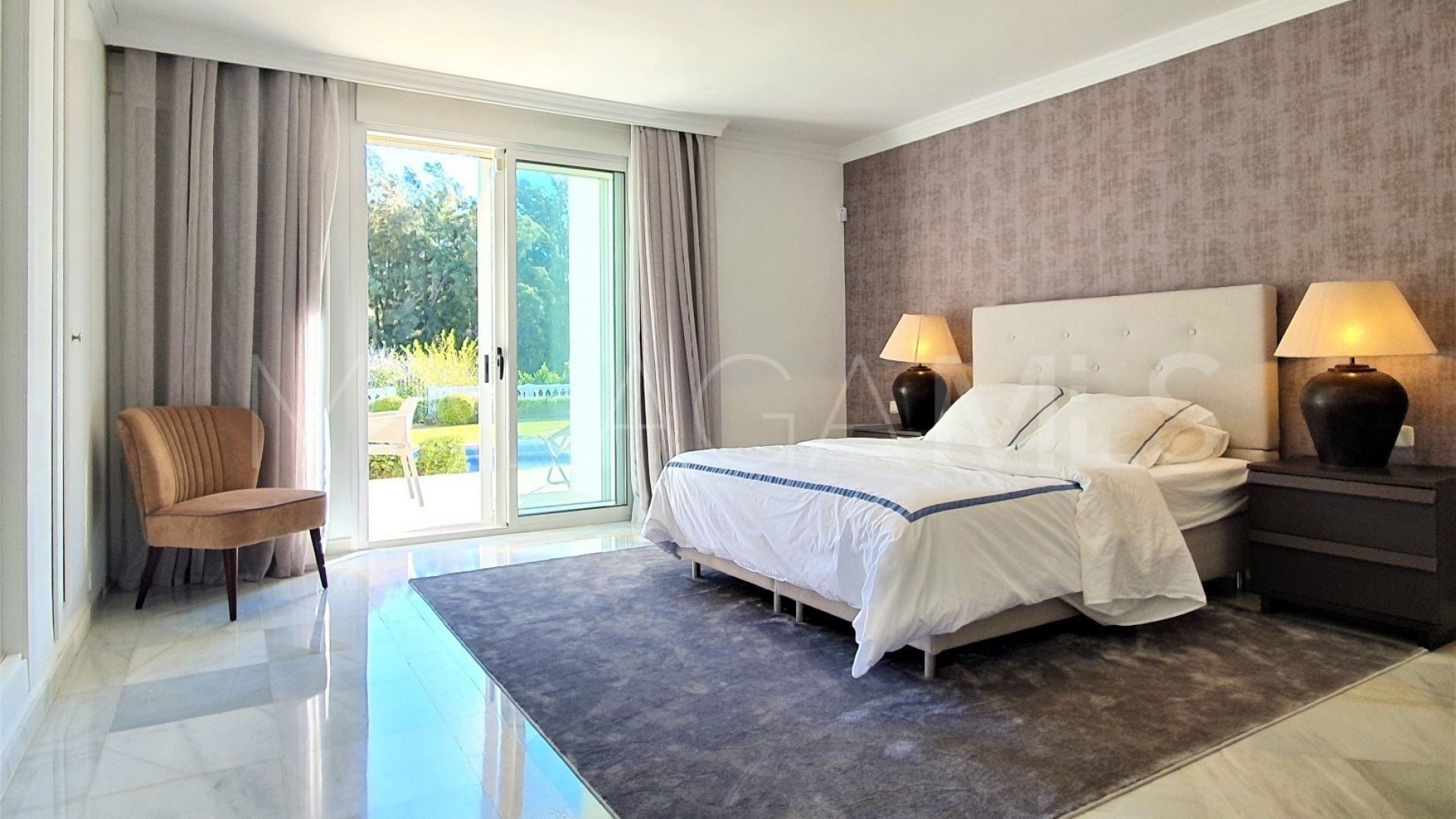 Villa for sale in Guadalmina Alta