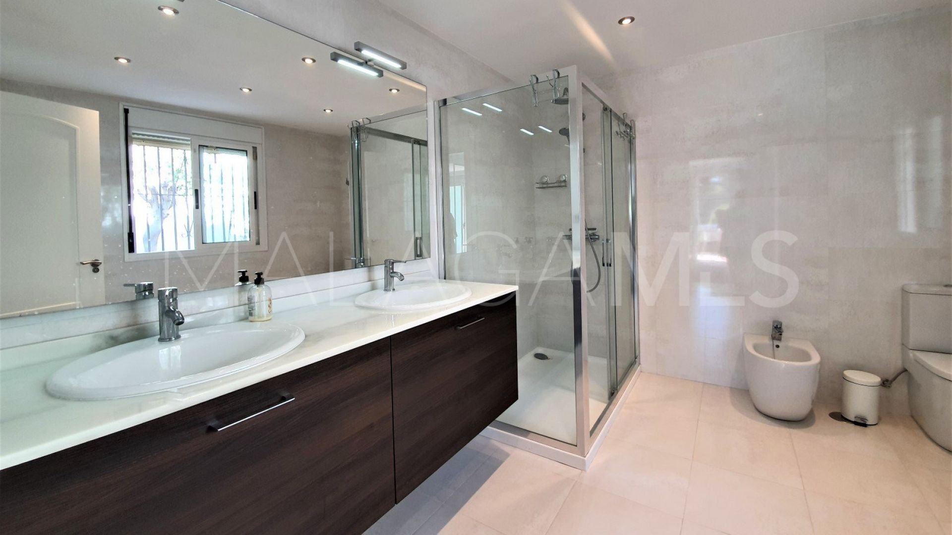 Villa for sale in Guadalmina Alta