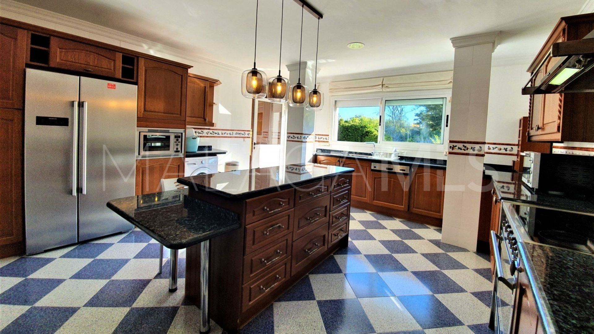 Villa for sale in Guadalmina Alta