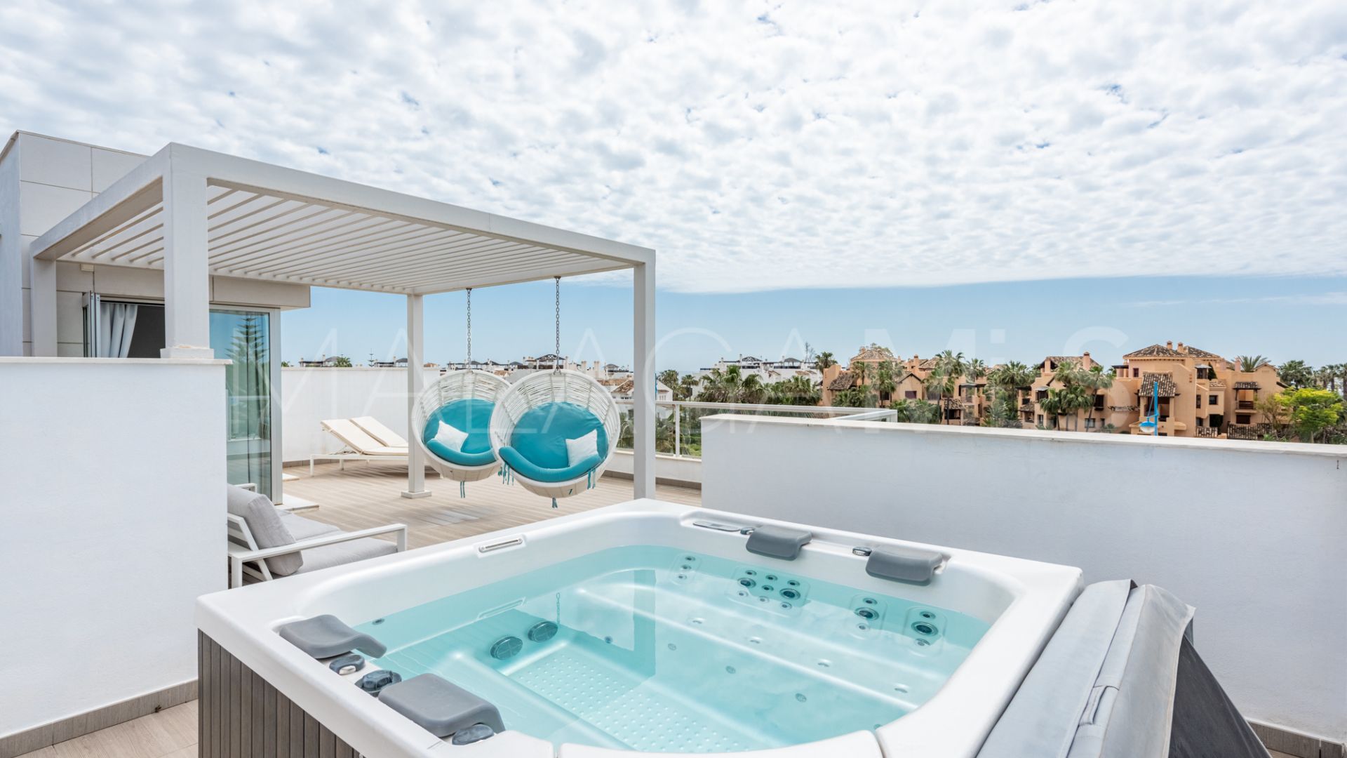 Atico duplex a la venta in Jade Beach