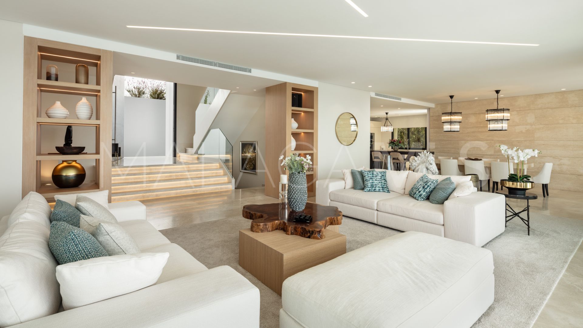 El Paraiso 7 bedrooms villa for sale