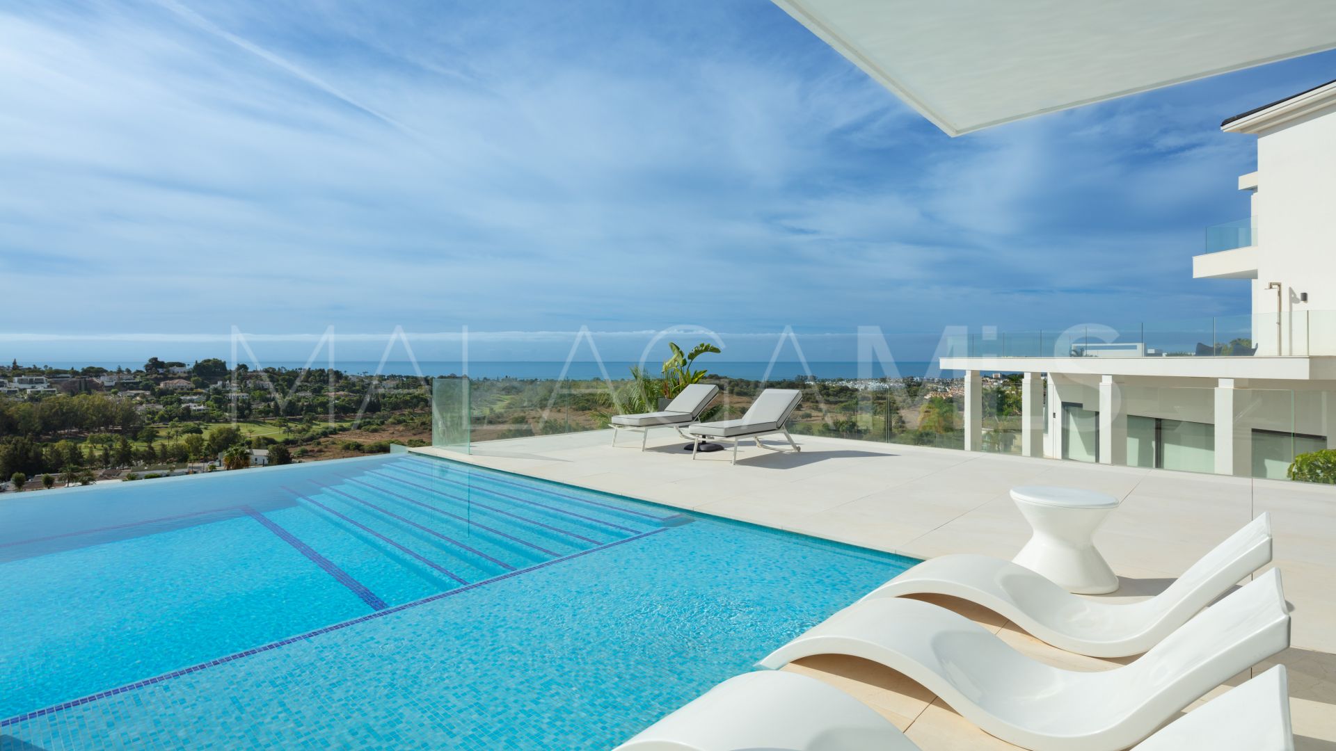 El Paraiso 7 bedrooms villa for sale