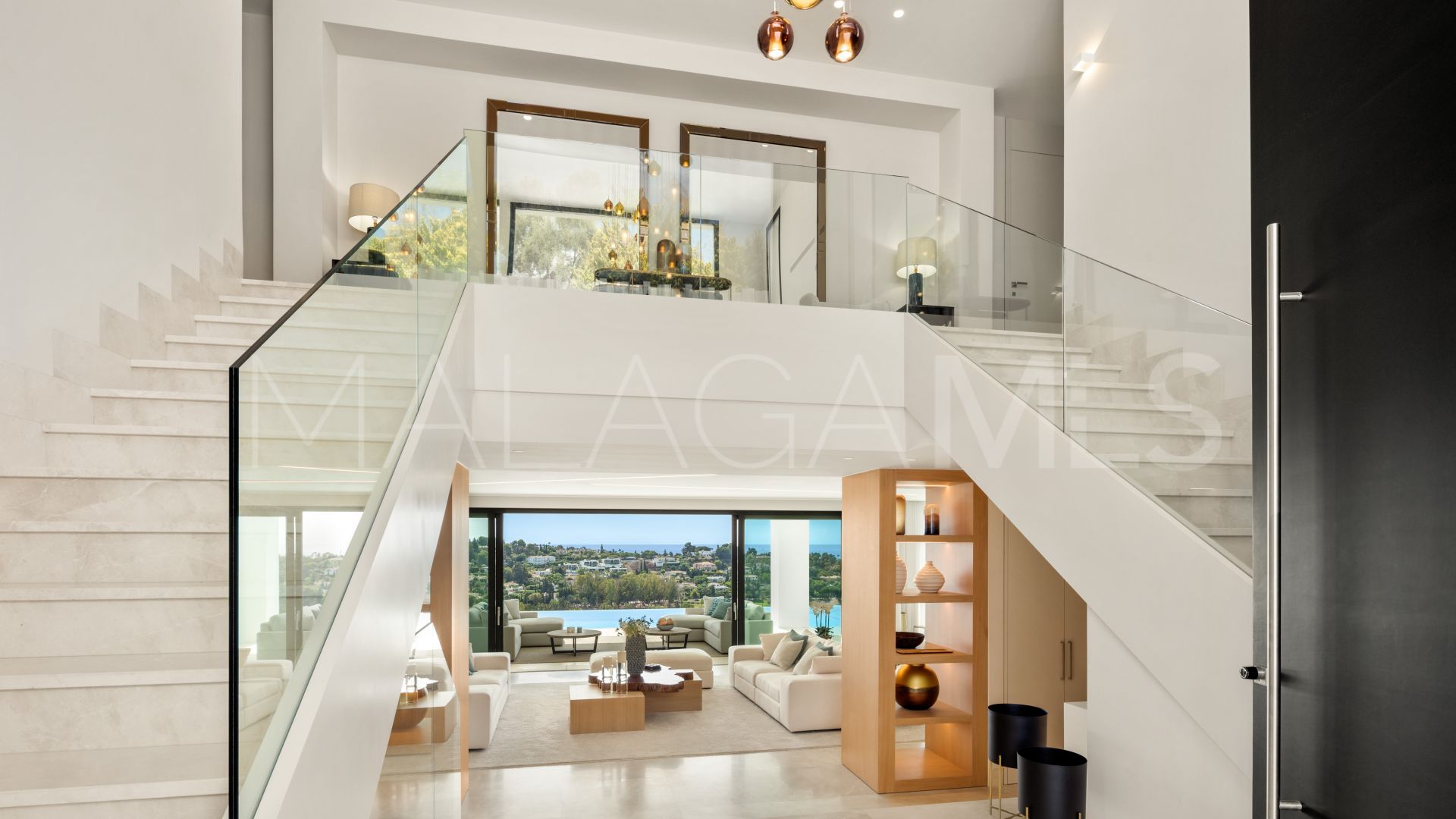 El Paraiso 7 bedrooms villa for sale