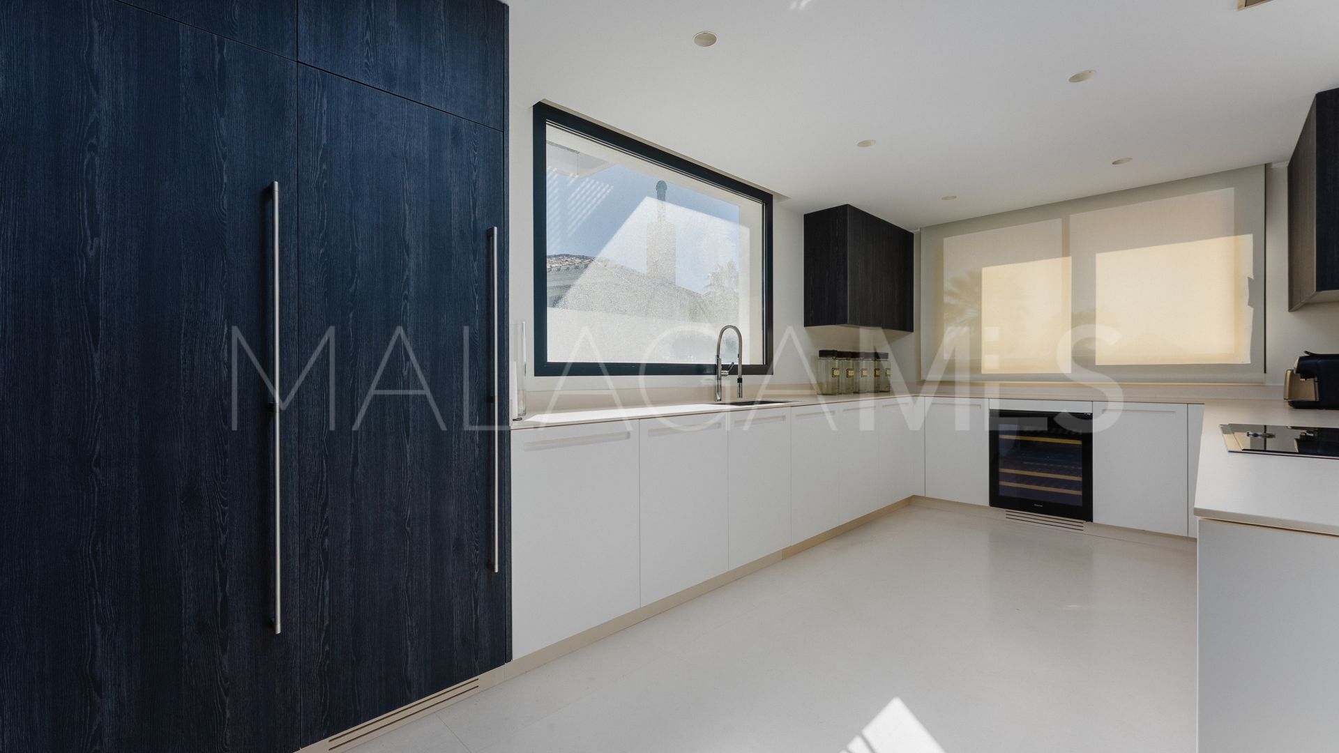 Villa for sale in Nueva Andalucia