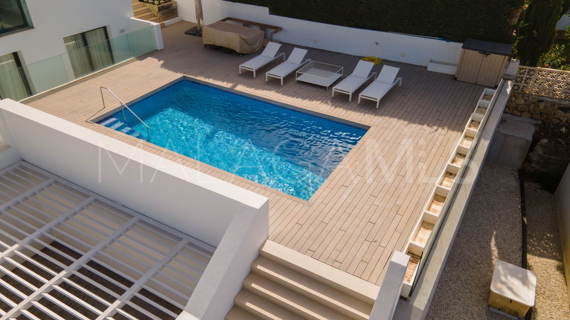 Villa for sale in Nueva Andalucia