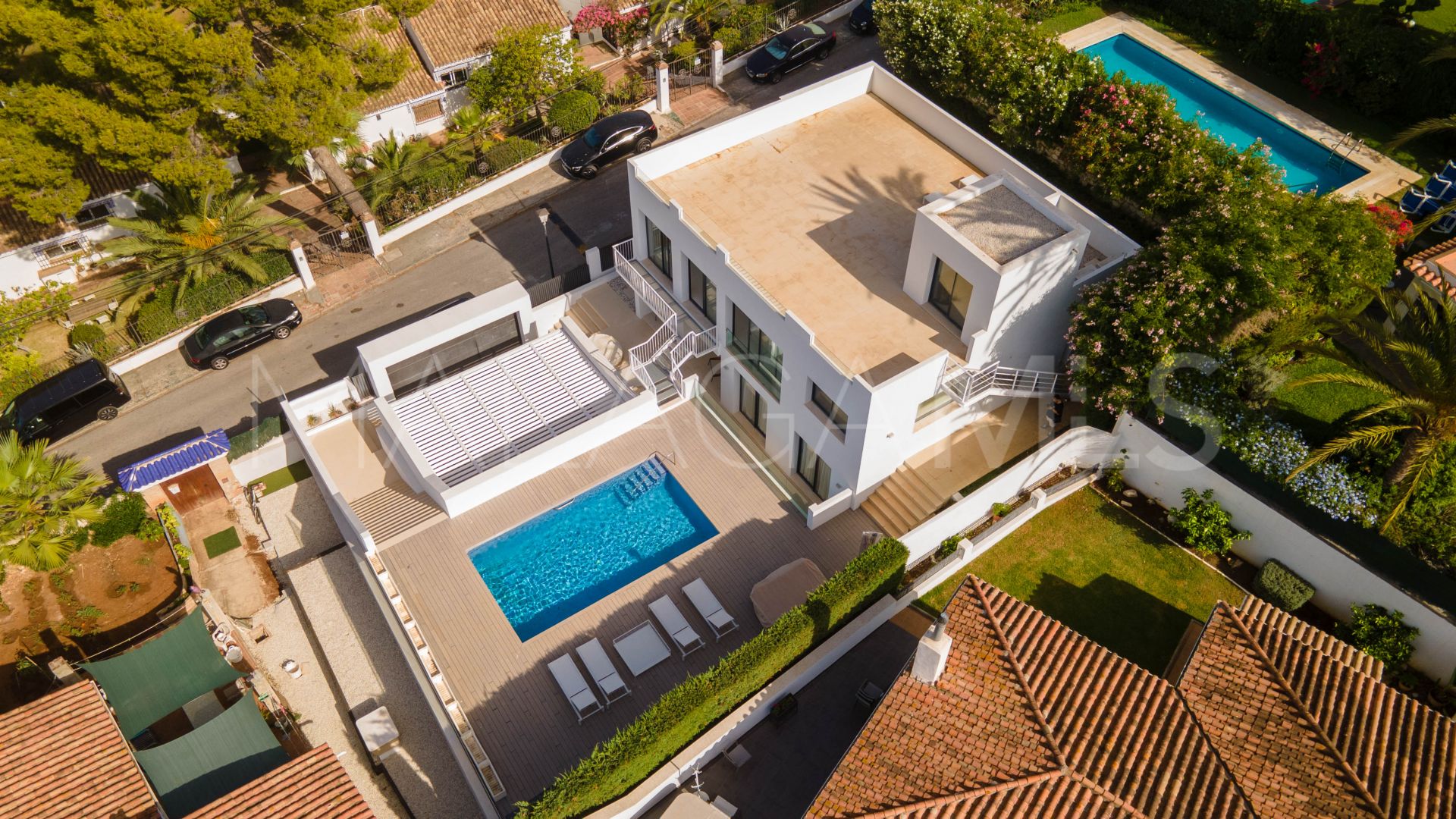 Villa for sale in Nueva Andalucia