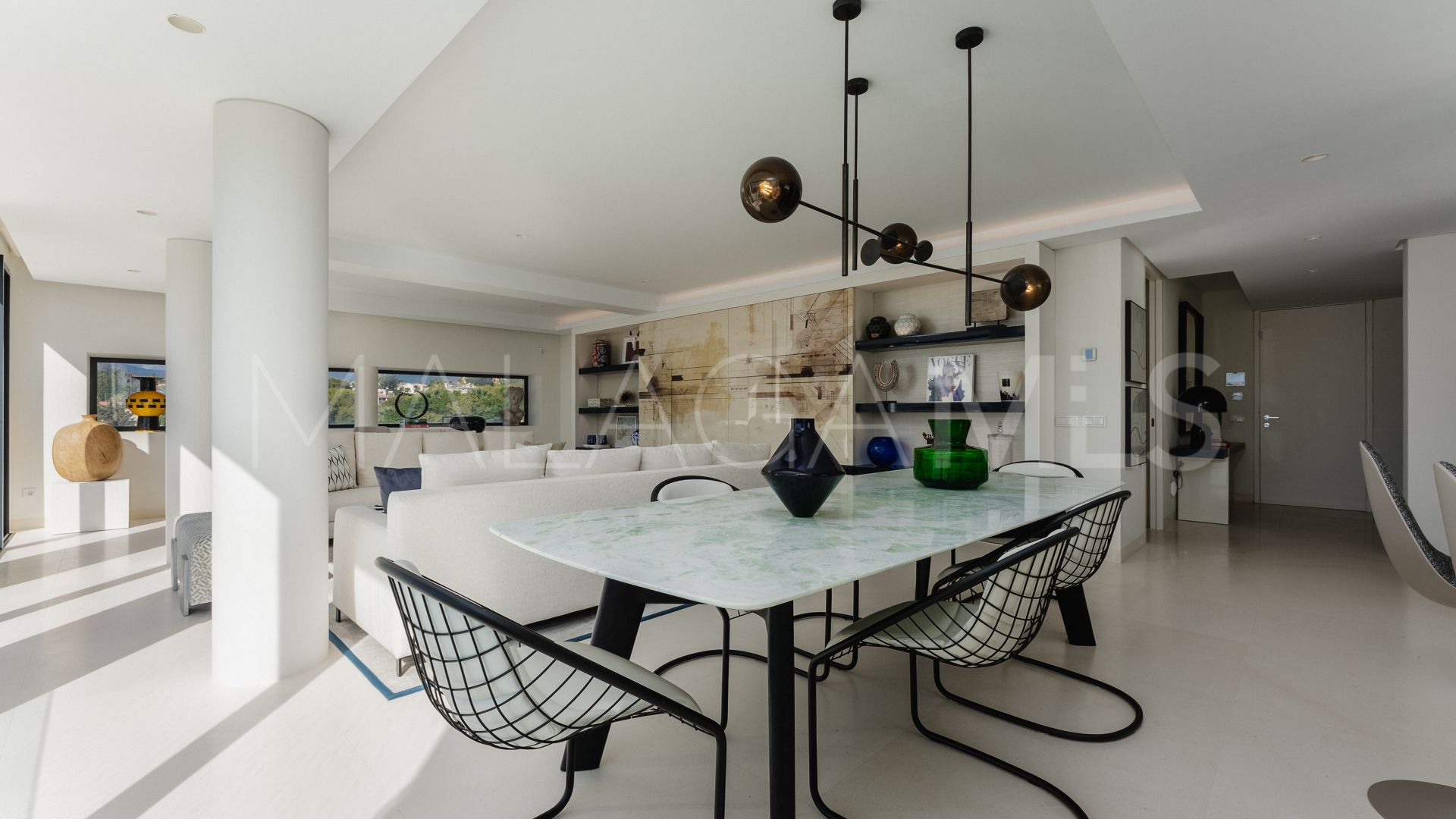 Villa for sale in Nueva Andalucia