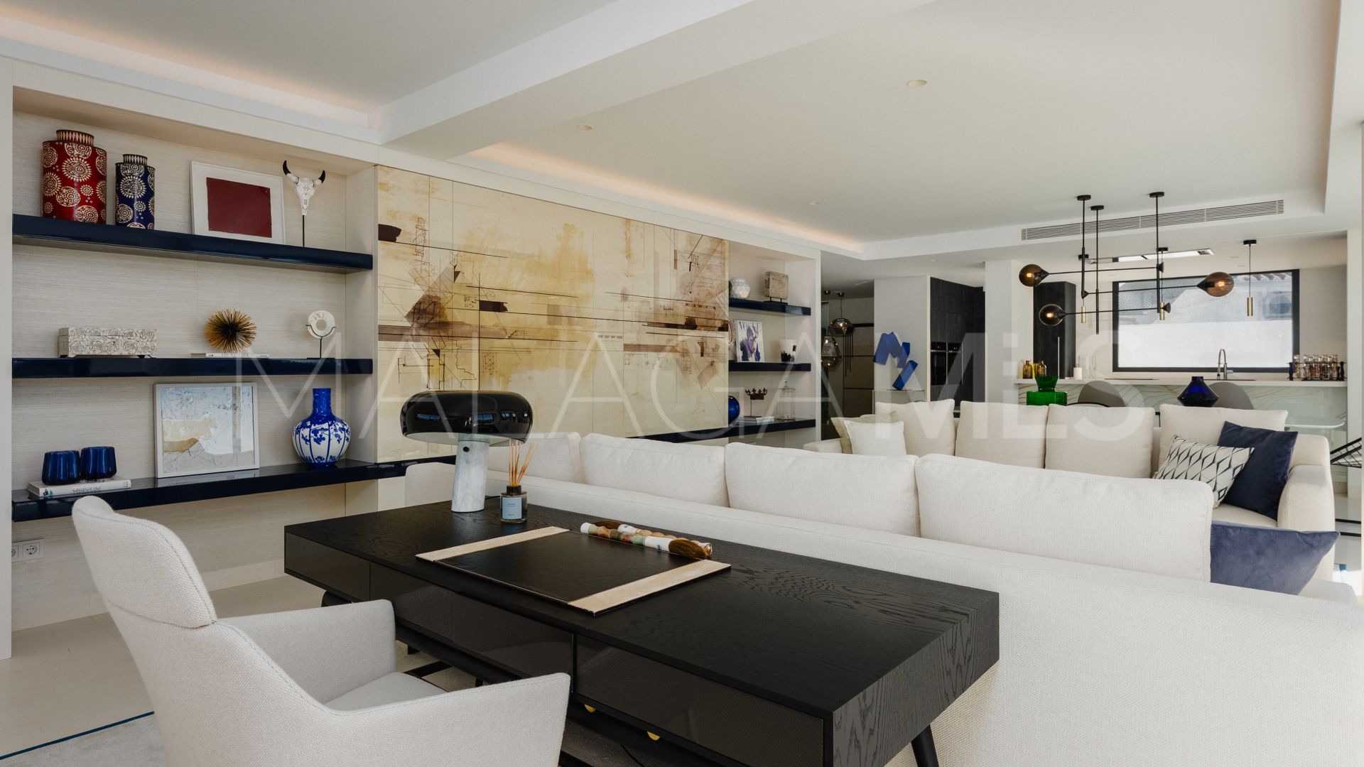 Villa for sale in Nueva Andalucia