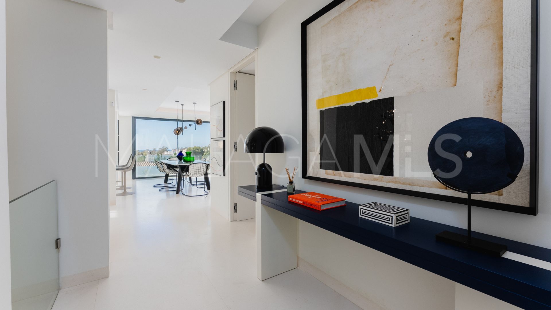 Villa for sale in Nueva Andalucia