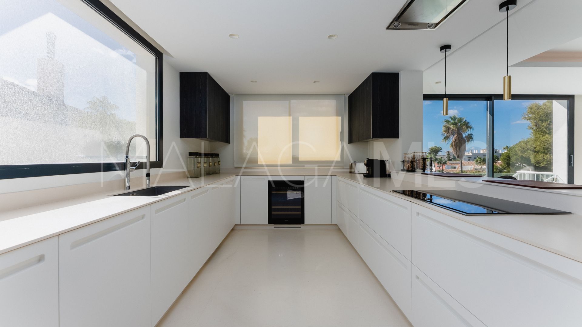 Villa for sale in Nueva Andalucia