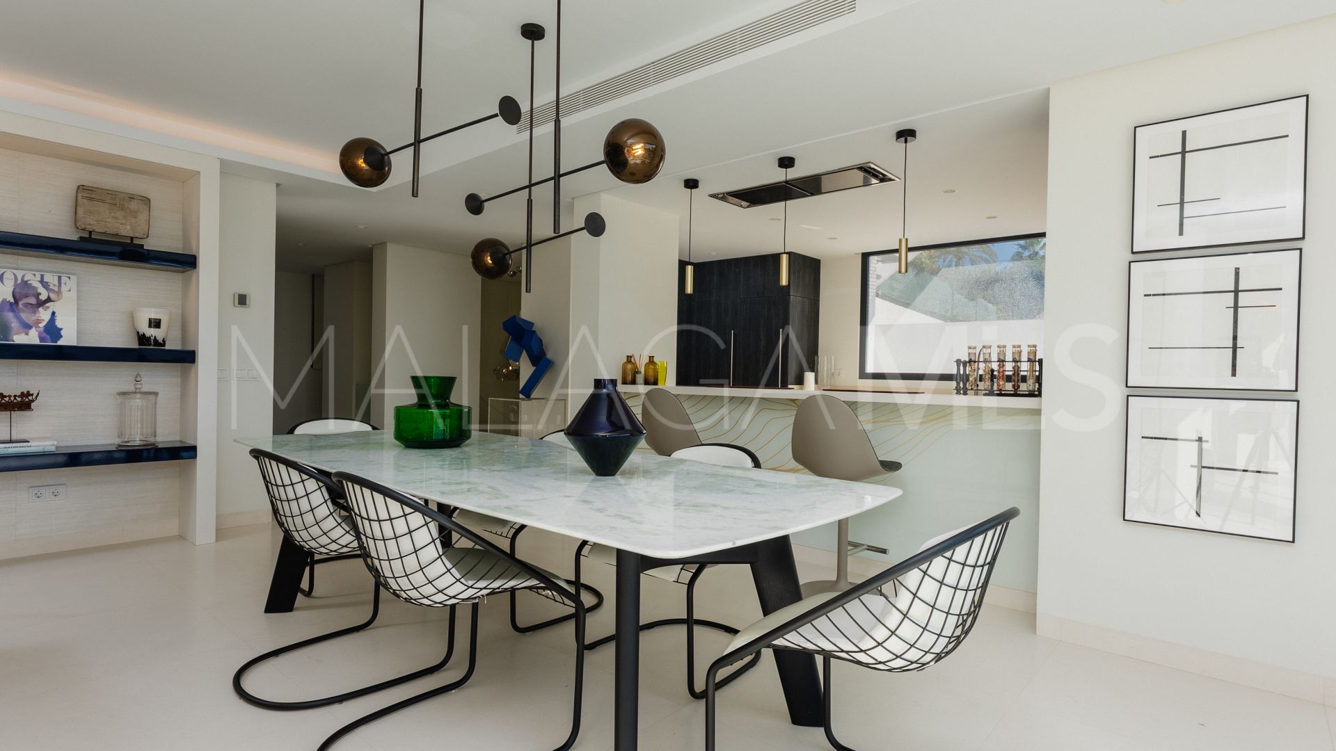 Villa for sale in Nueva Andalucia