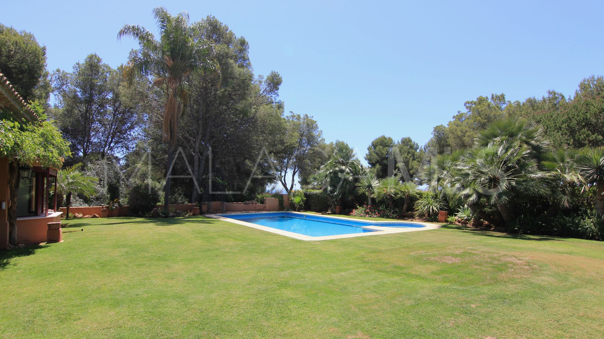 Villa for sale in Altos Reales