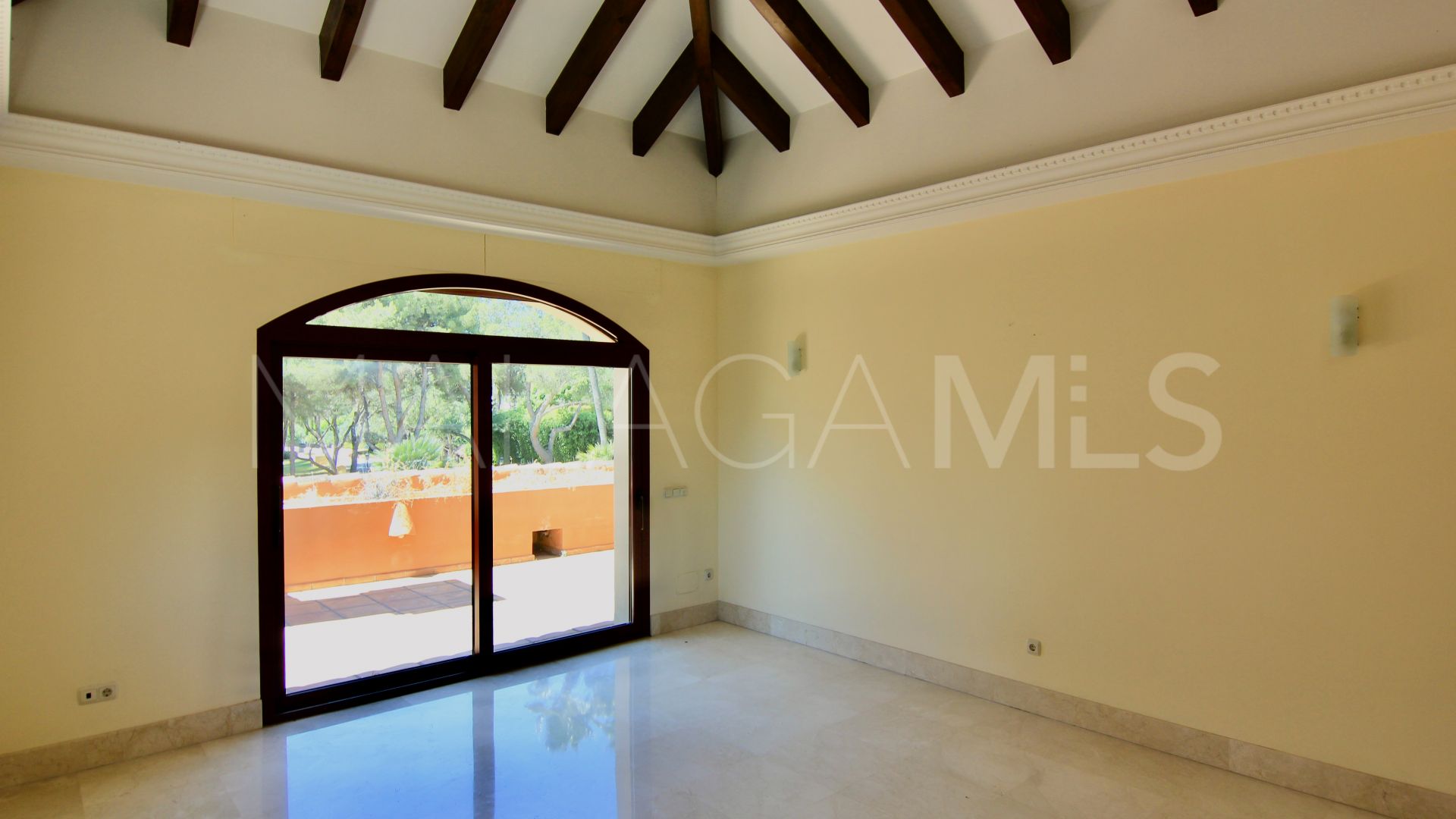 Villa for sale in Altos Reales