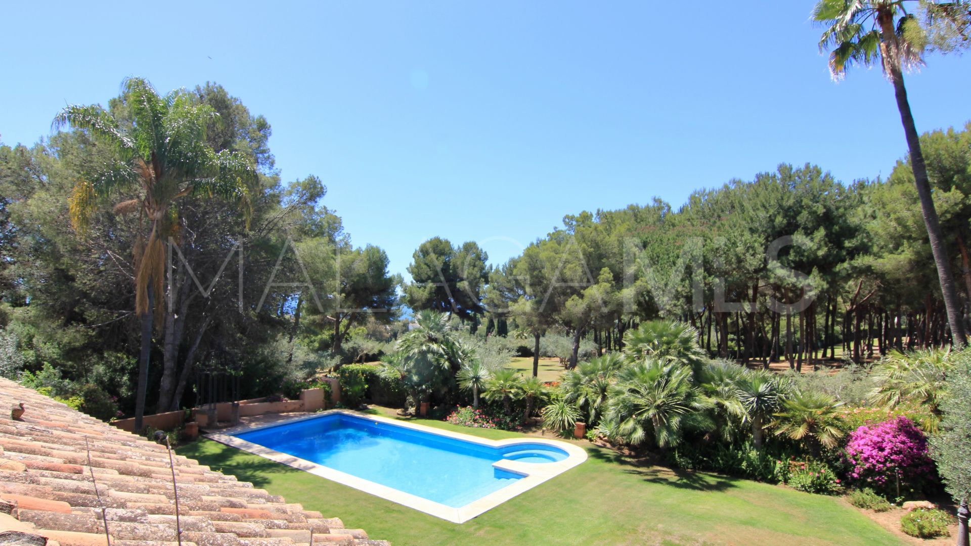 Villa for sale in Altos Reales