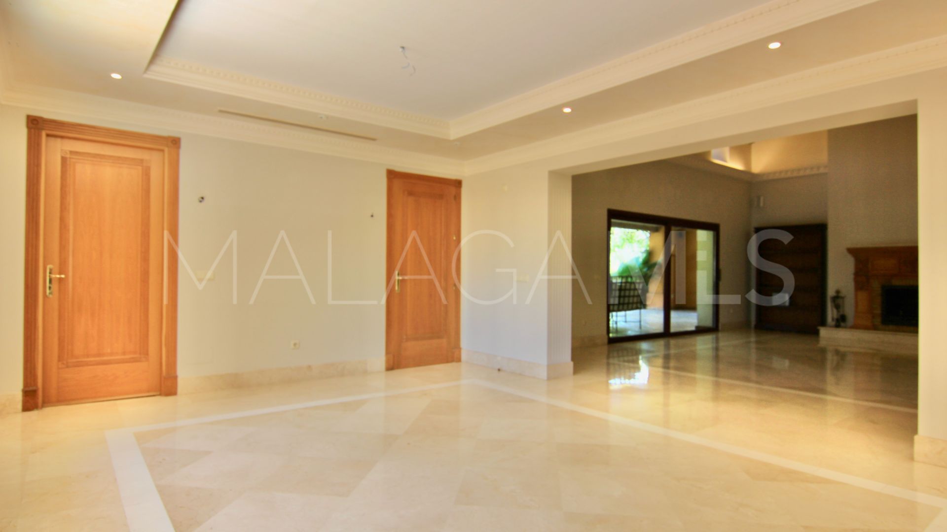 Villa for sale in Altos Reales