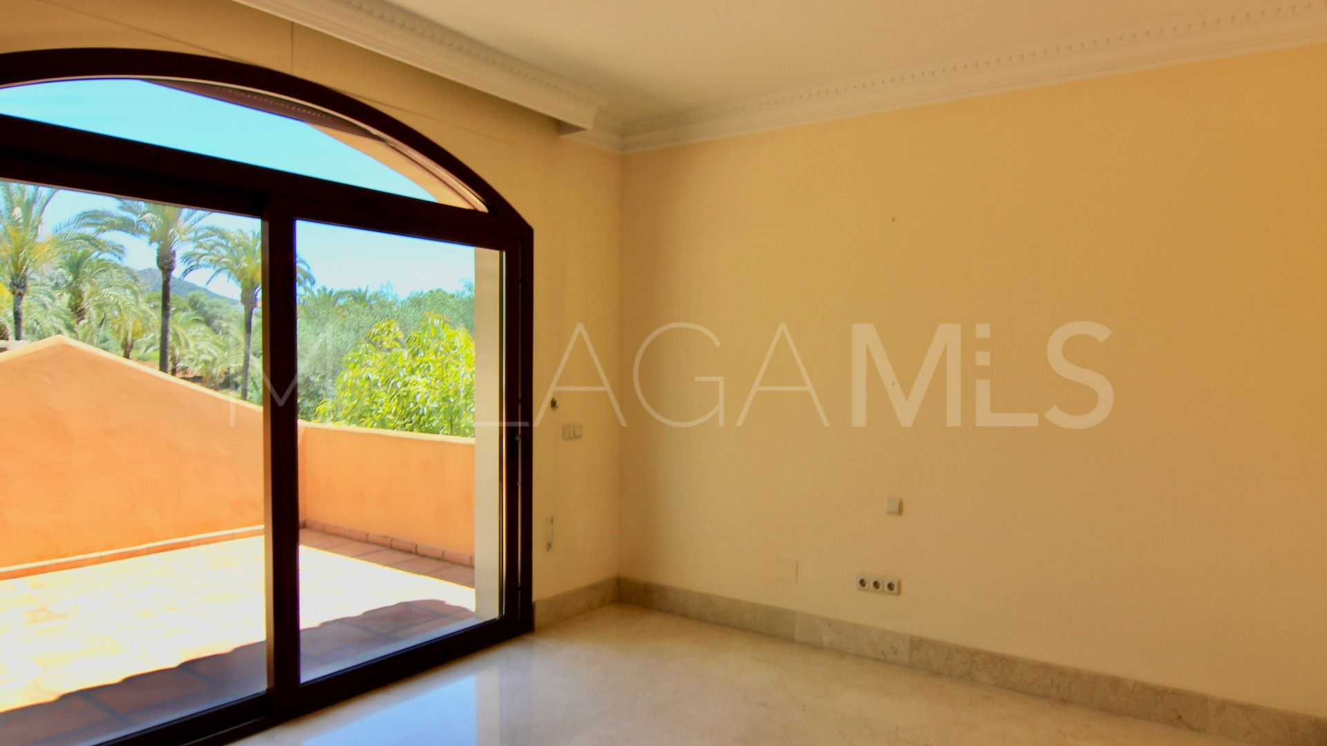 For sale 5 bedrooms villa in Altos Reales