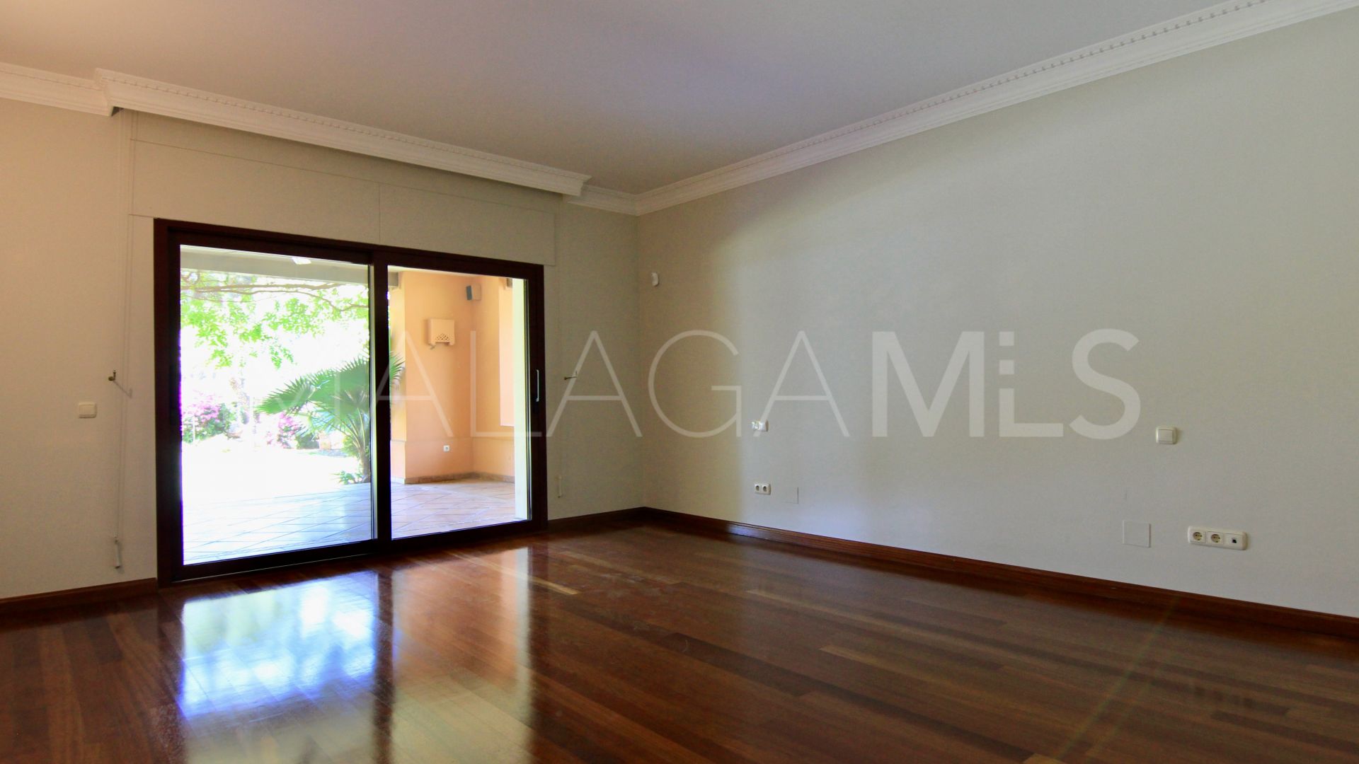 Villa for sale in Altos Reales