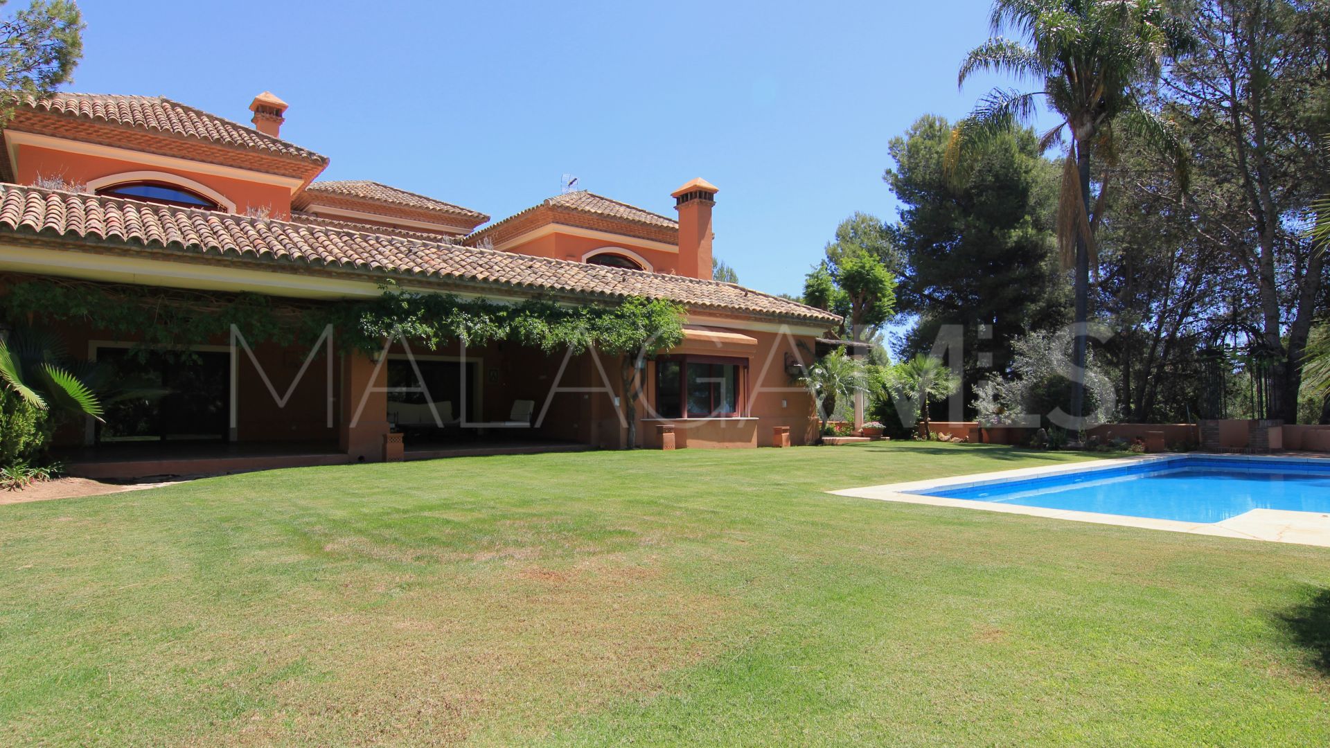 Villa for sale in Altos Reales