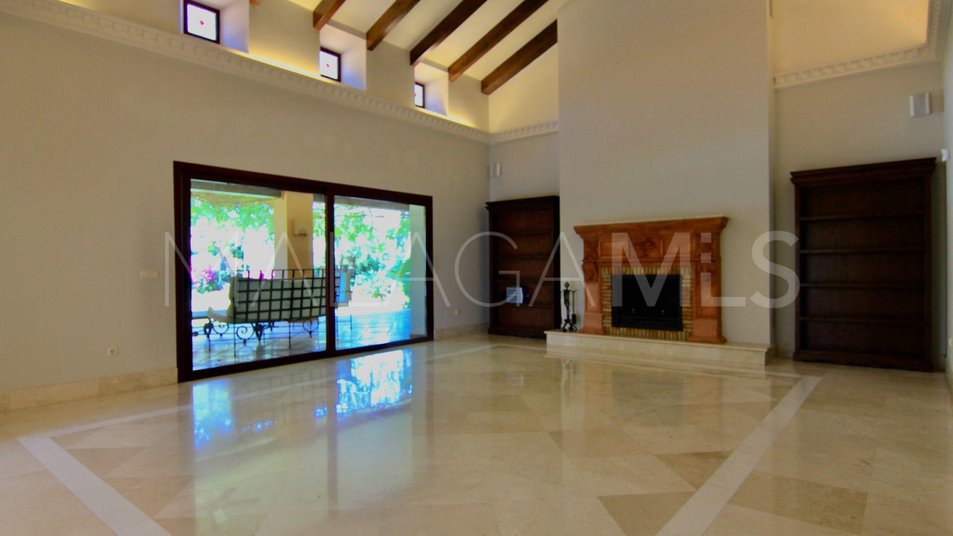 Villa for sale in Altos Reales