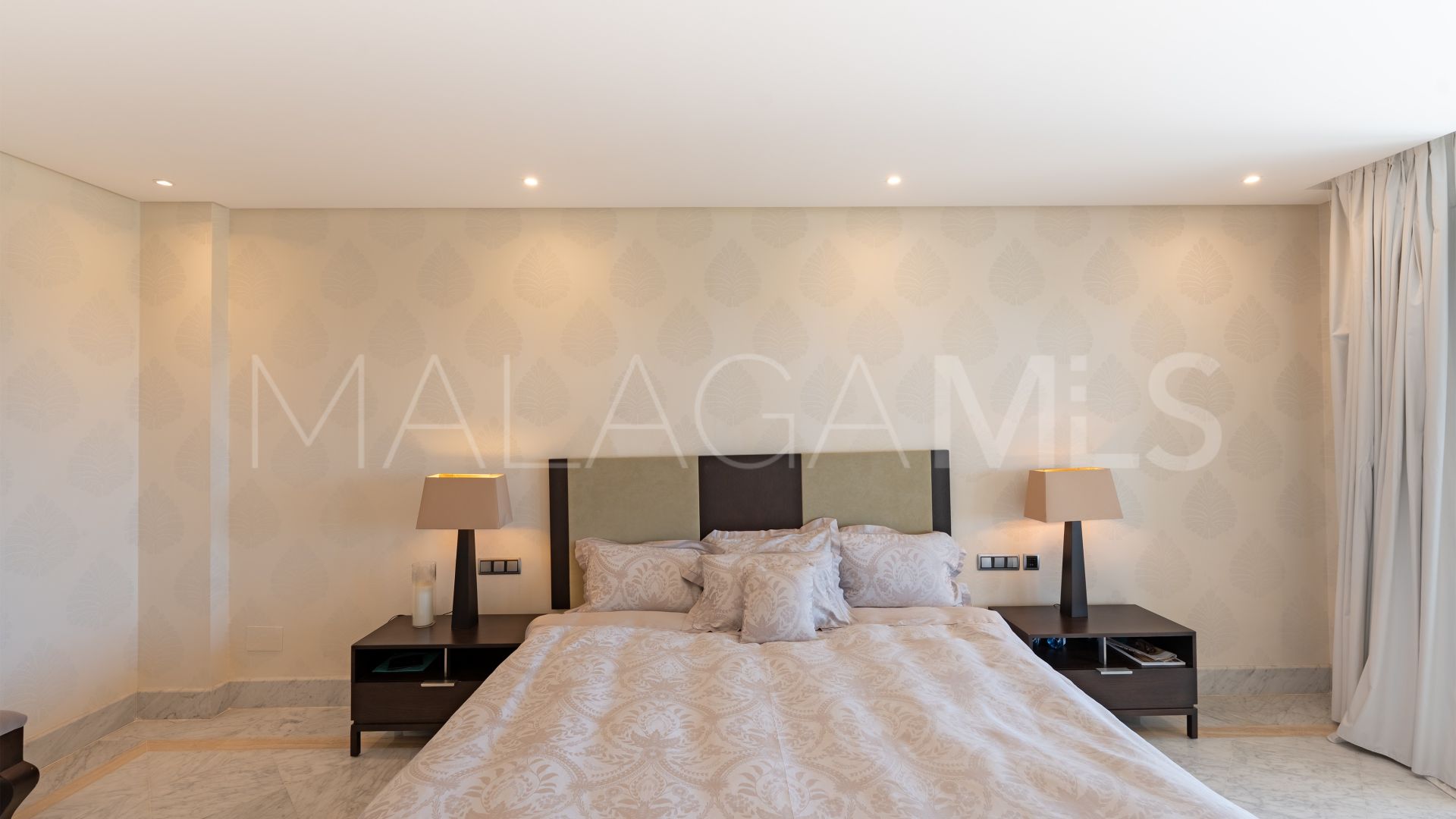 Appartement rez de chaussée for sale in Los Monteros Playa