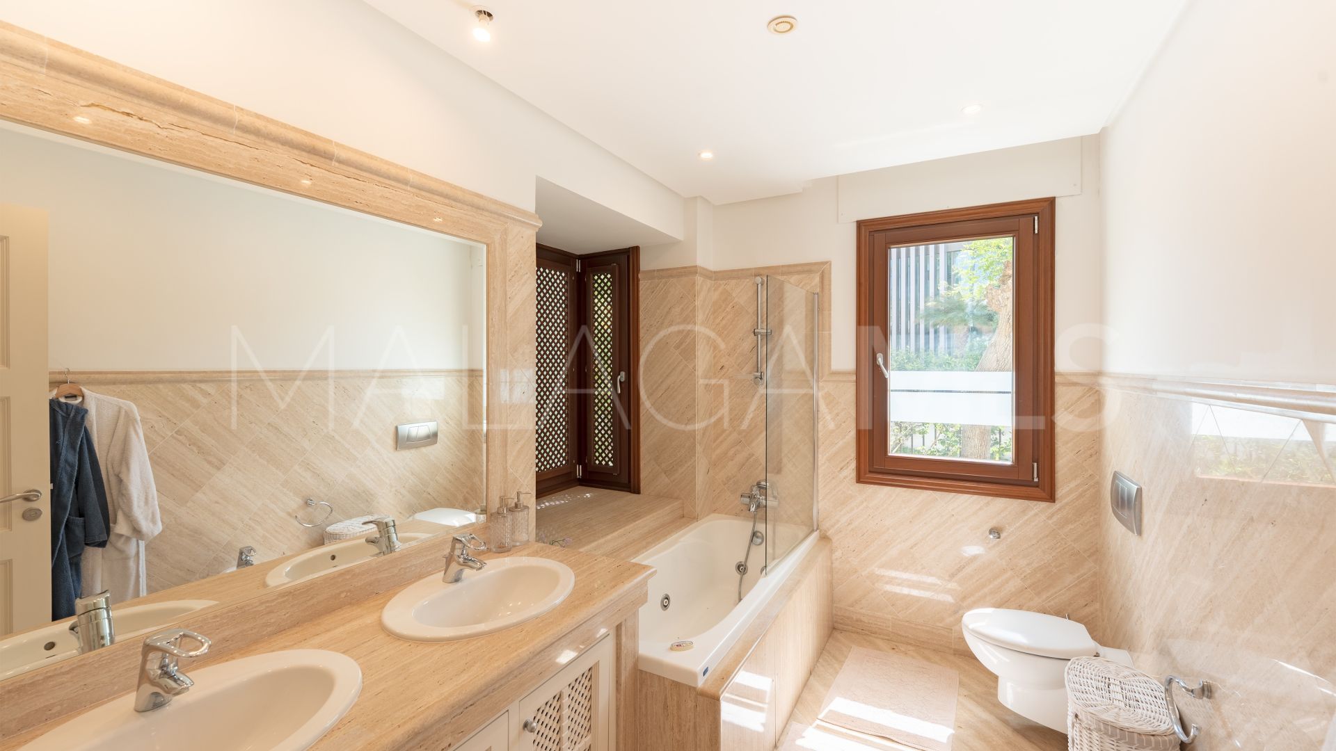 Appartement rez de chaussée for sale in Los Monteros Playa