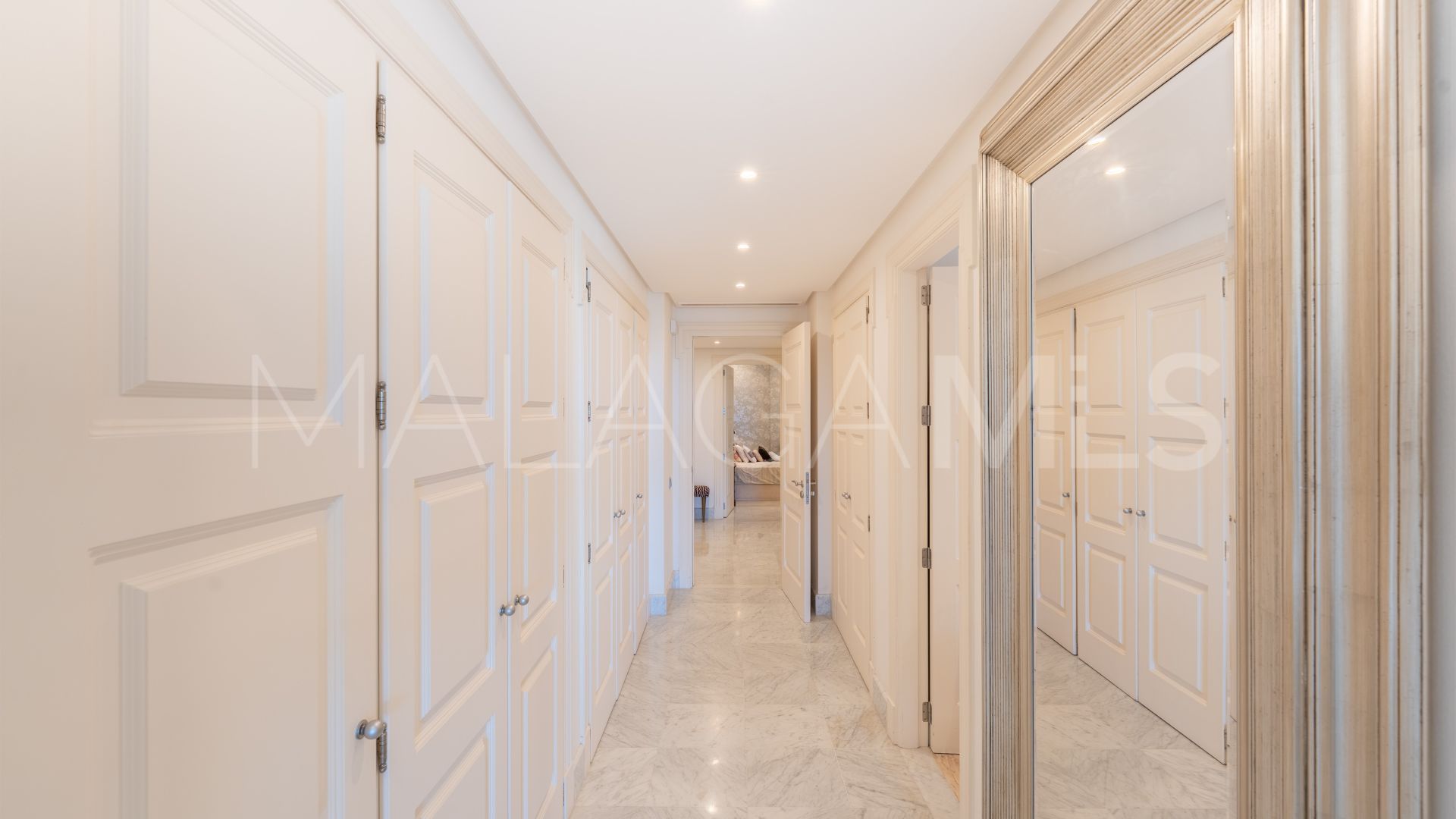 Appartement rez de chaussée for sale in Los Monteros Playa